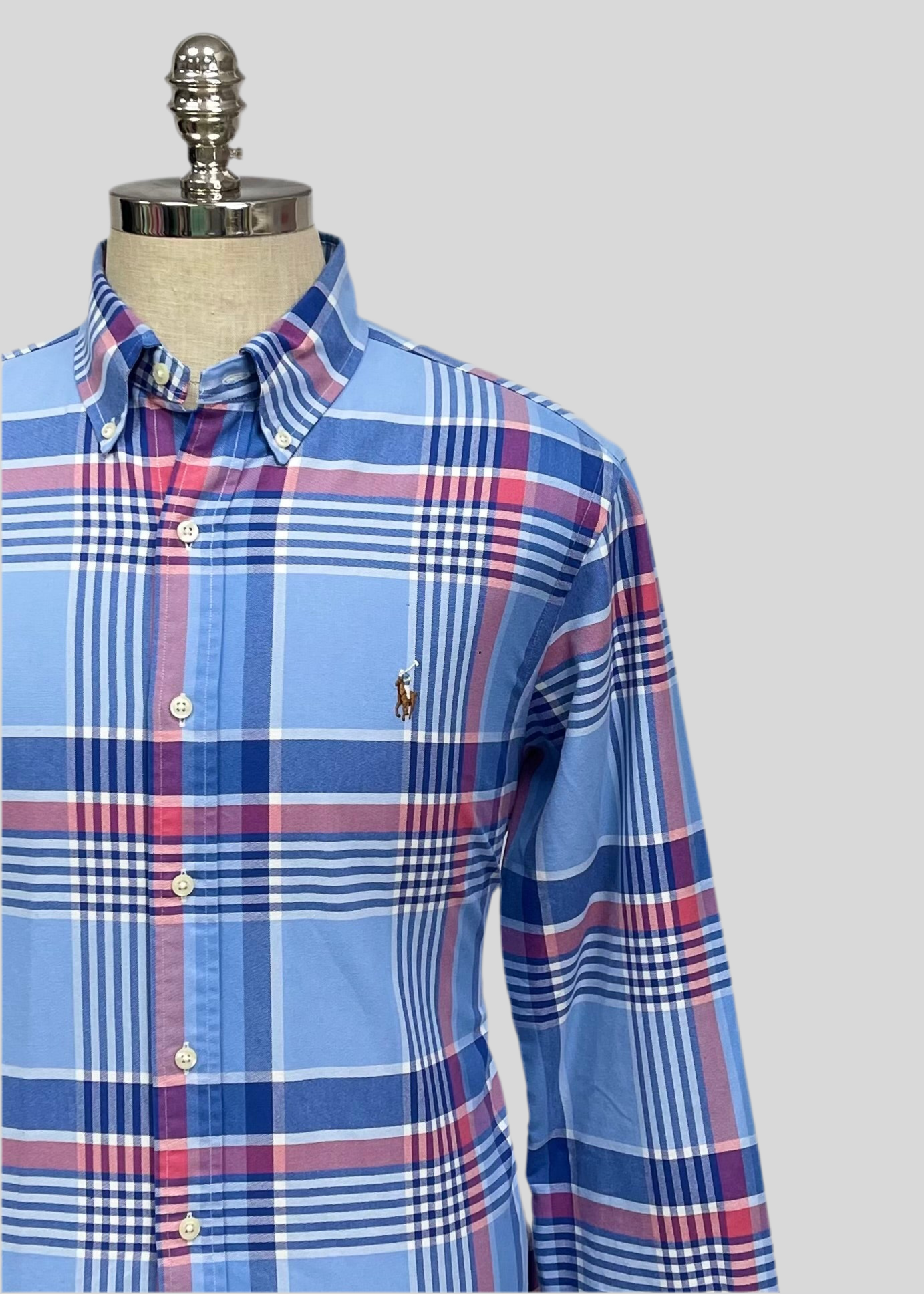 Camisa Polo Ralph Lauren 🏇🏼 Oxford con patron de cuadros tartán en color celeste, azul y rosado Talla S Entalle Regular