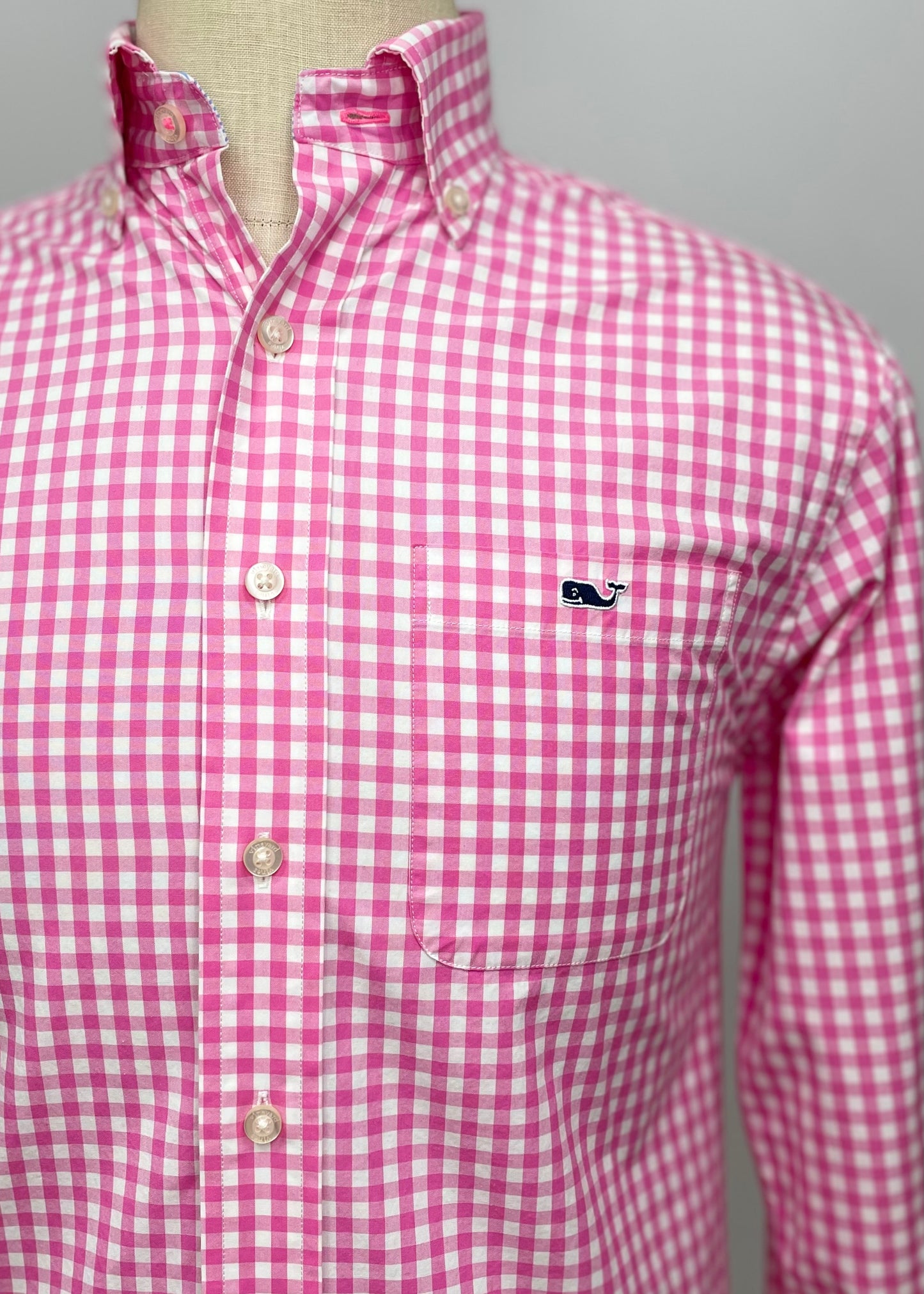 Camisa de cuadros Vineyard Vines 🐳 de cuadros gingham en color rosado y blanco Talla S Entalle Clásico