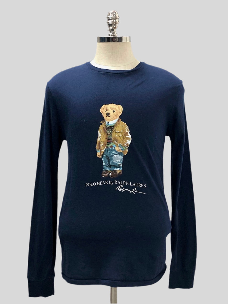 Camiseta cuello redondo Polo Ralph Lauren 🏇🏼 color azul navy con diseño de polo bear Talla M Entalle Regular