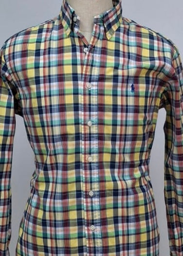 Camisa Polo Ralph Lauren 🏇🏼 Color amarillo con patron de cuadros tartan en color rojo, azul y blanco Talla M Entalle Clásico