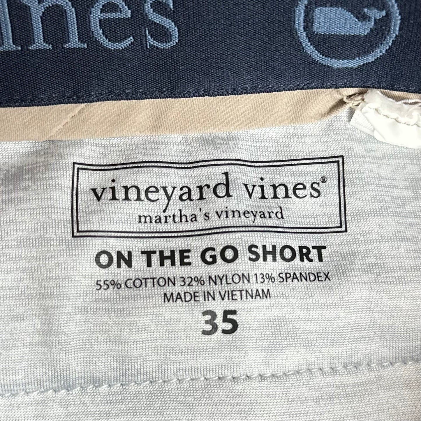 Short Casual Vineyard Vines 🐳 On the go color kaki talla 35