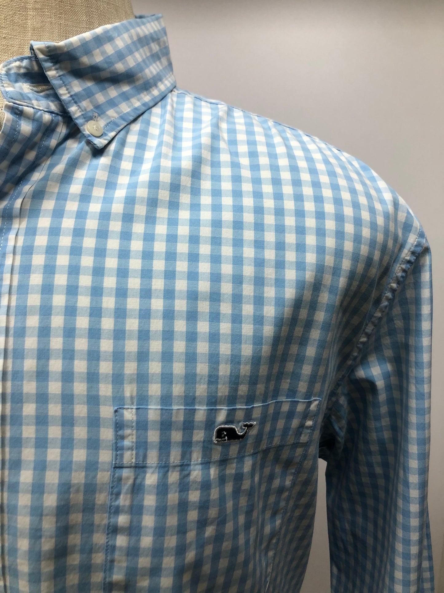 Camisa Vineyard Vines 🐳 de cuadros gingham en color celeste claro y blanco Talla L Entalle Clasico (ver descripción)