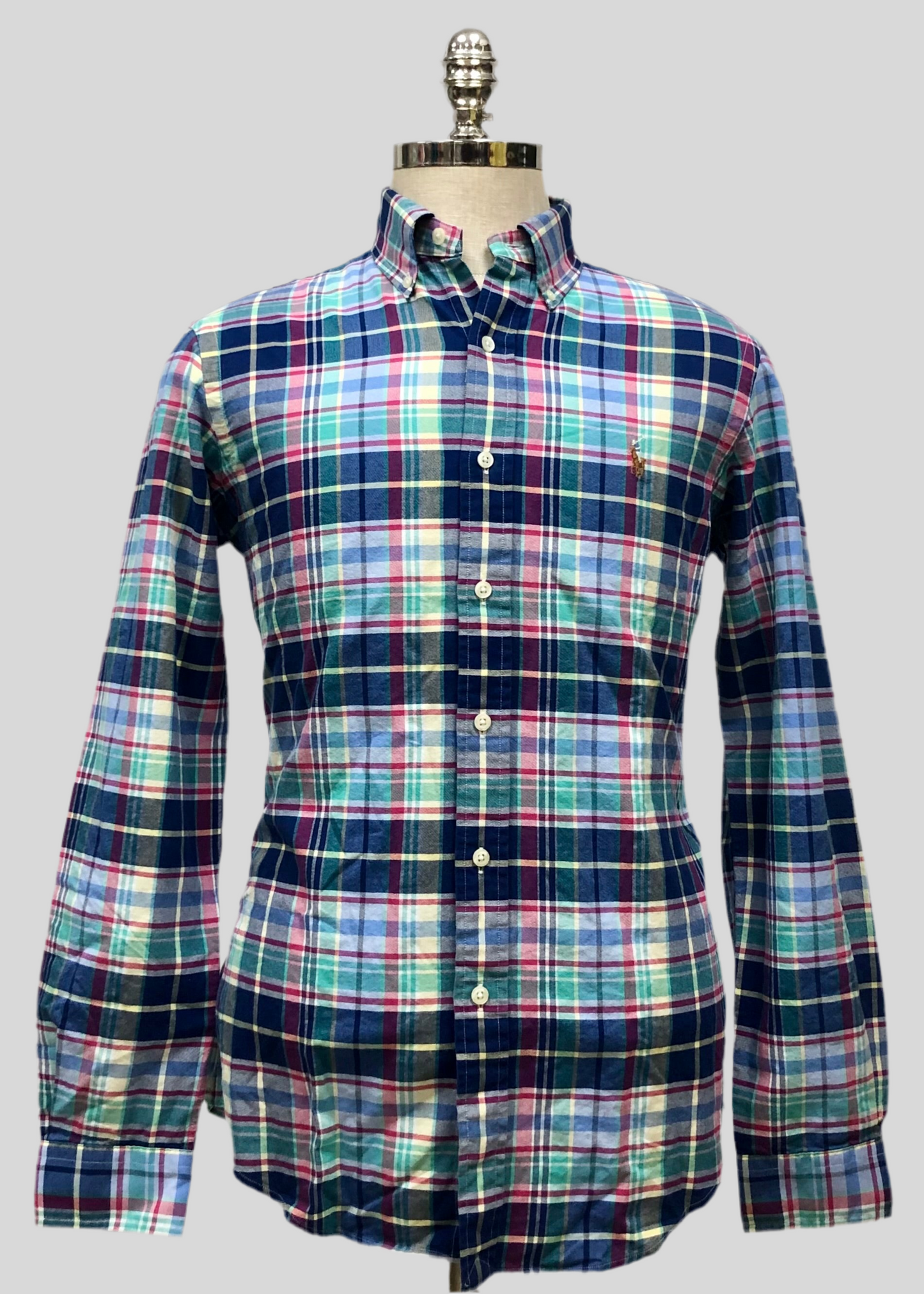 Camisa Polo Ralph Lauren 🏇🏼 con patron de cuadros tartán en color azul navy, verde y celeste  Talla S Entalle Clásico