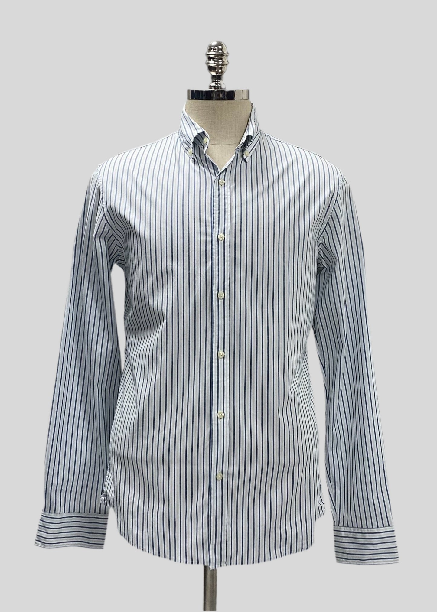Camisa de botones Michael Kors 🇺🇸 color blanco con rayas en azul oscuro Talla M Entalle Slim Fit