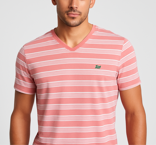 Camiseta cuello V Lacoste 🐊 con patrón de rayas en color rosado salmón y blanco Talla Medium Entalle Regular
