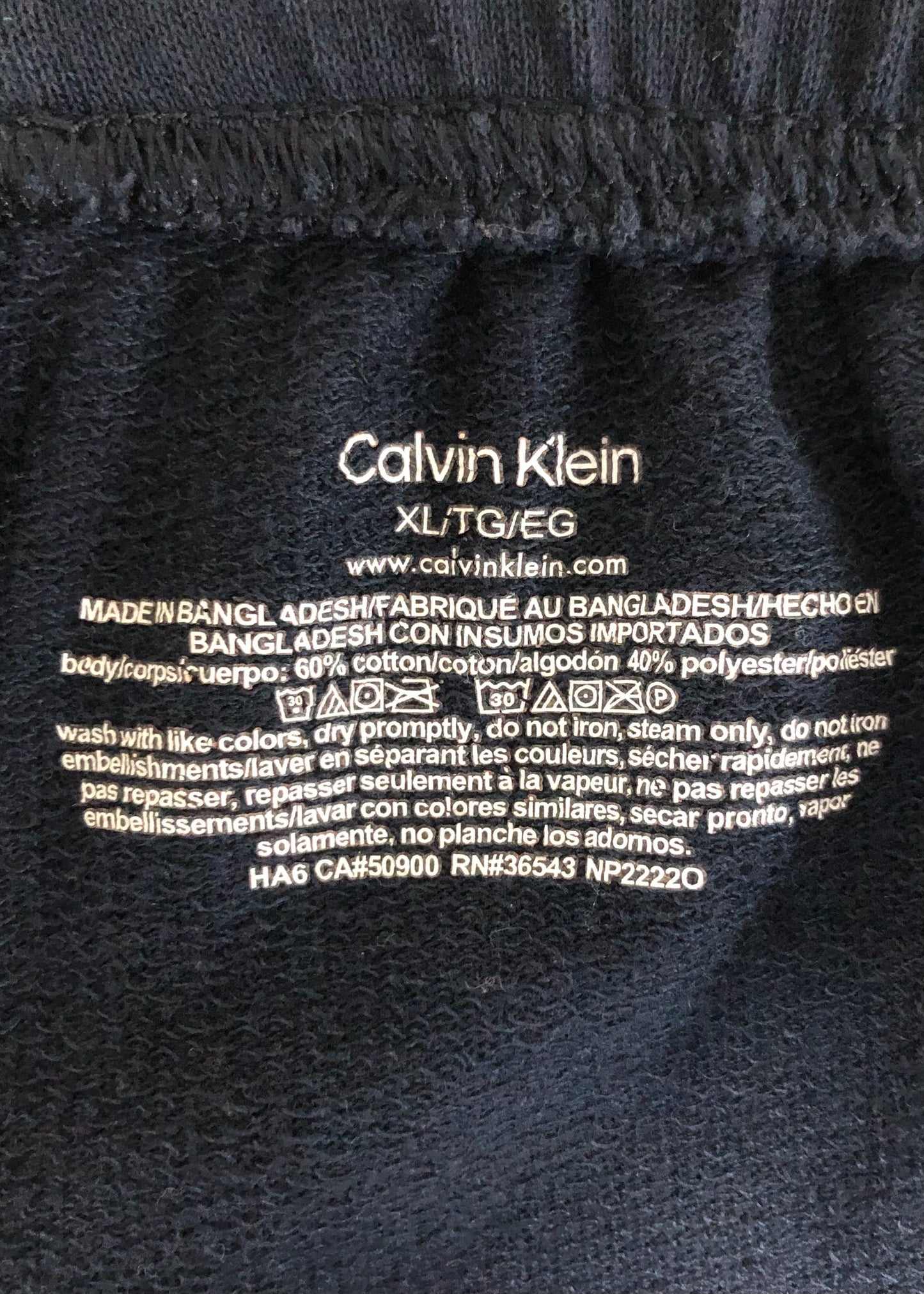 Short Lounge Calvin Klein 🇺🇸 color azul navy y logo en blanco Talla XL