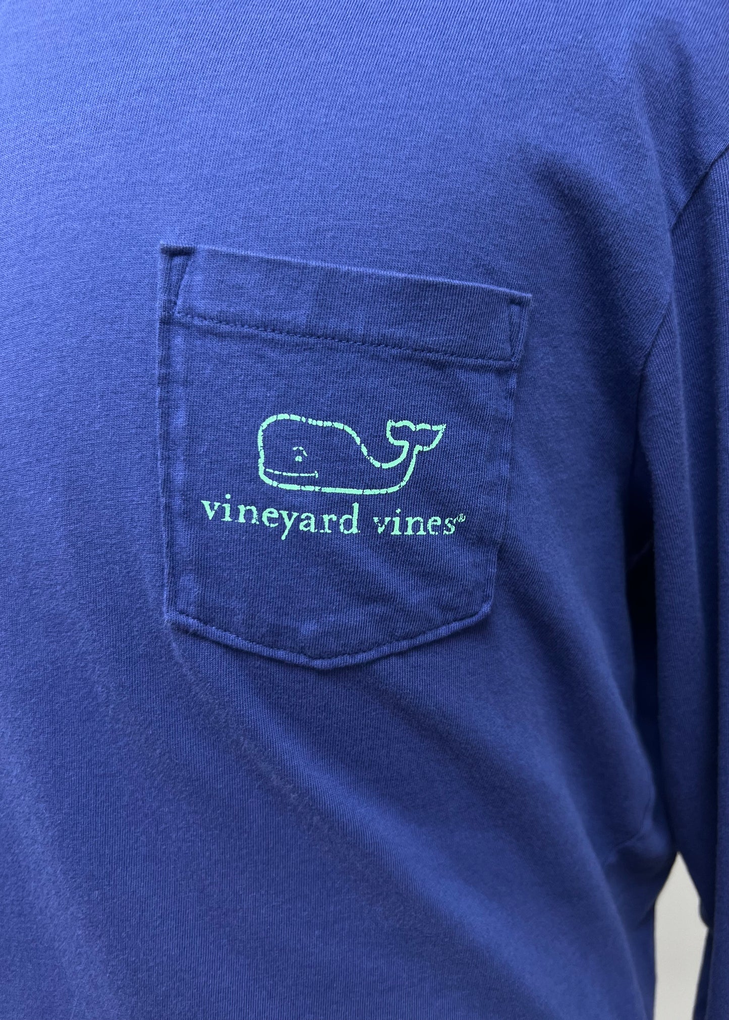 Camiseta de bolsillo Vineyard Vines 🐳 color azul con Diseño de ballena en turquesa Talla Large