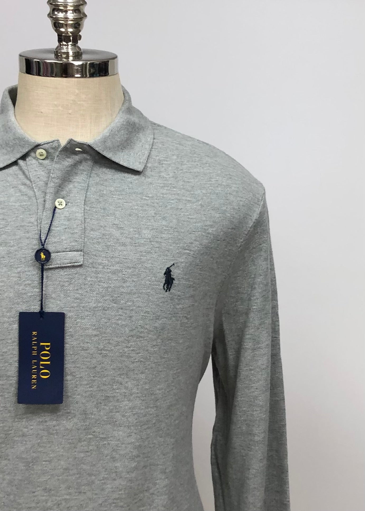 Camiseta Polo Ralph Lauren 🏇🏼color gris claro Manga larga Talla L Entalle Clásico