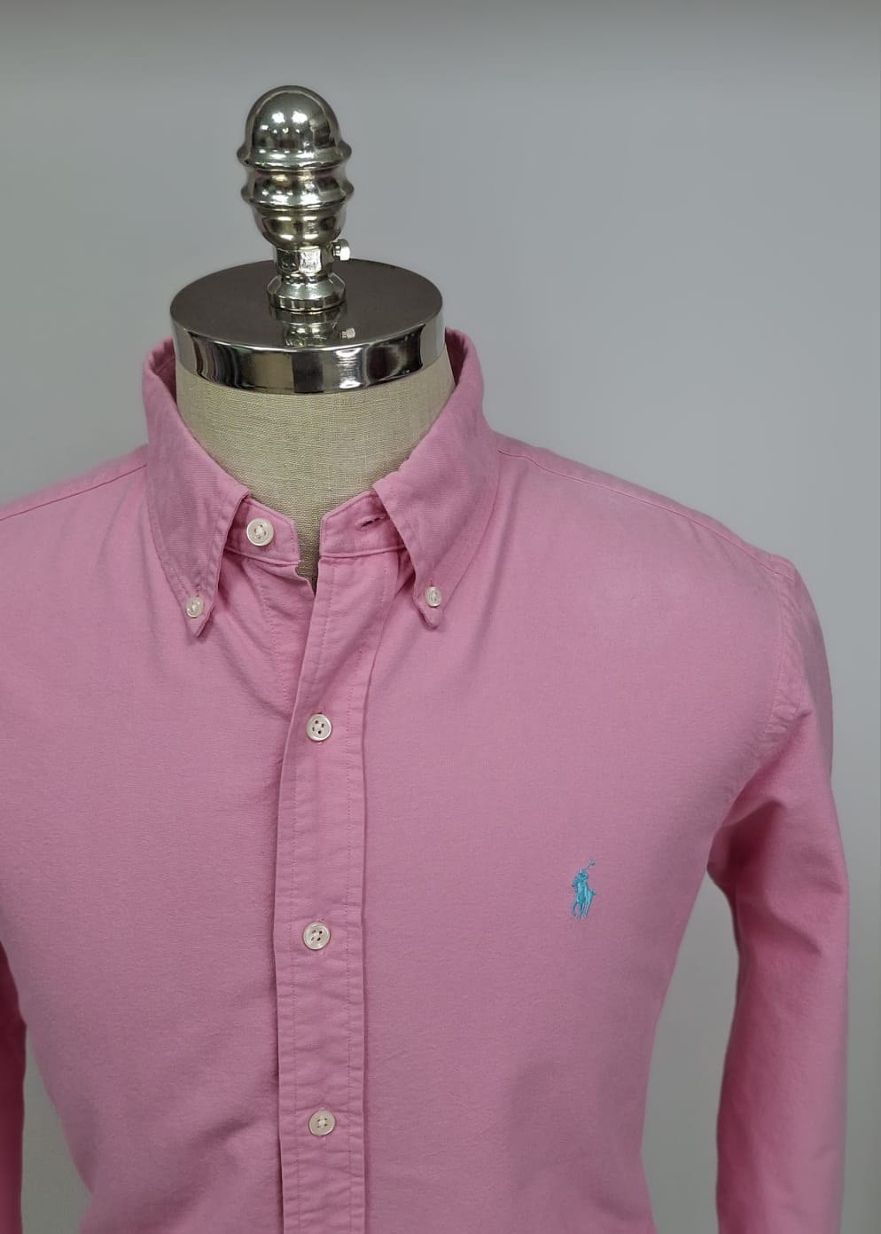 Camisa de botones Polo Ralph Lauren 🏇🏼 Oxford en color rosado intenso Talla L Entalle Regular (ver descripción)