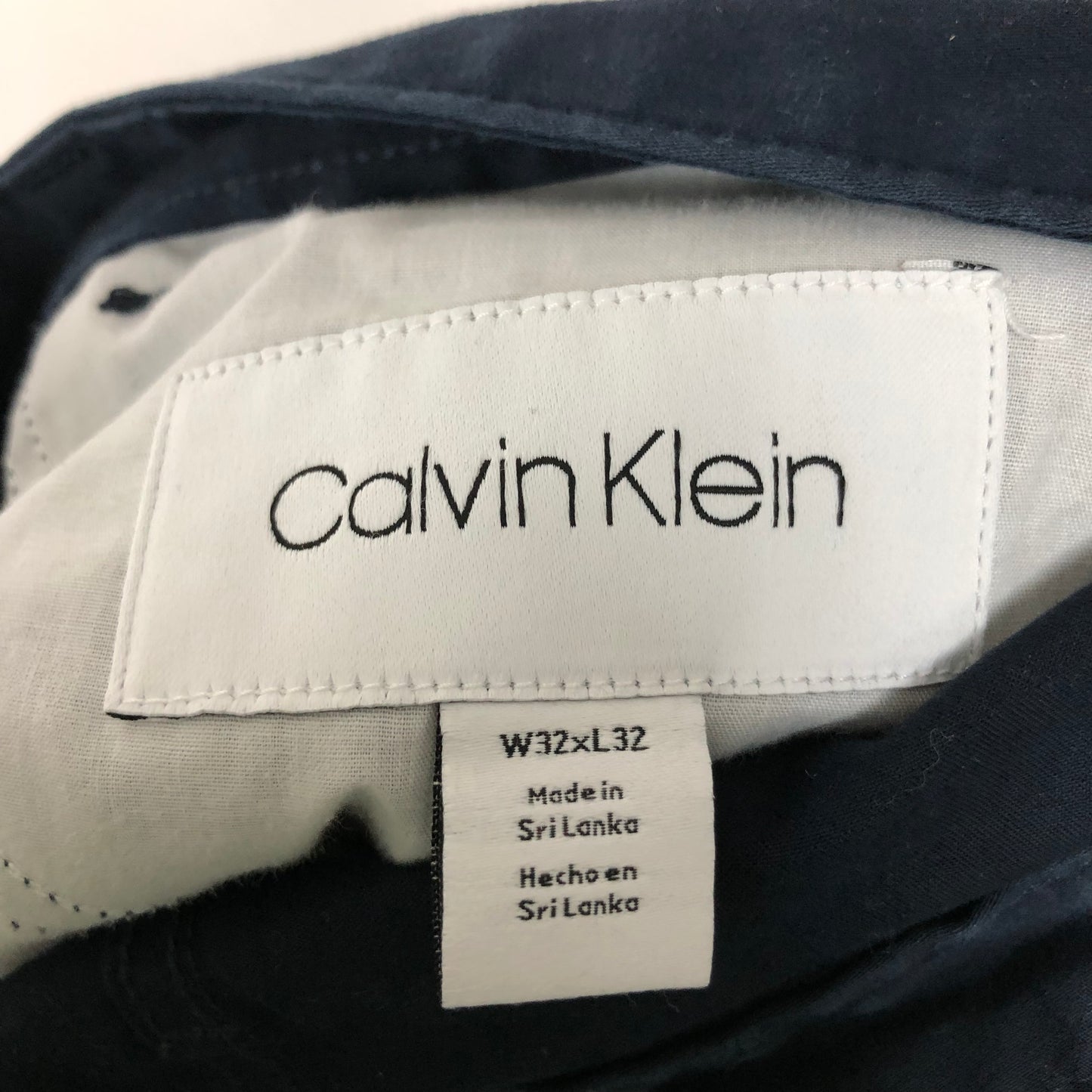 Pantalon casual Calvin Klein 🇺🇸 color azul navy Talla 32x32 Corte Skinny Fit