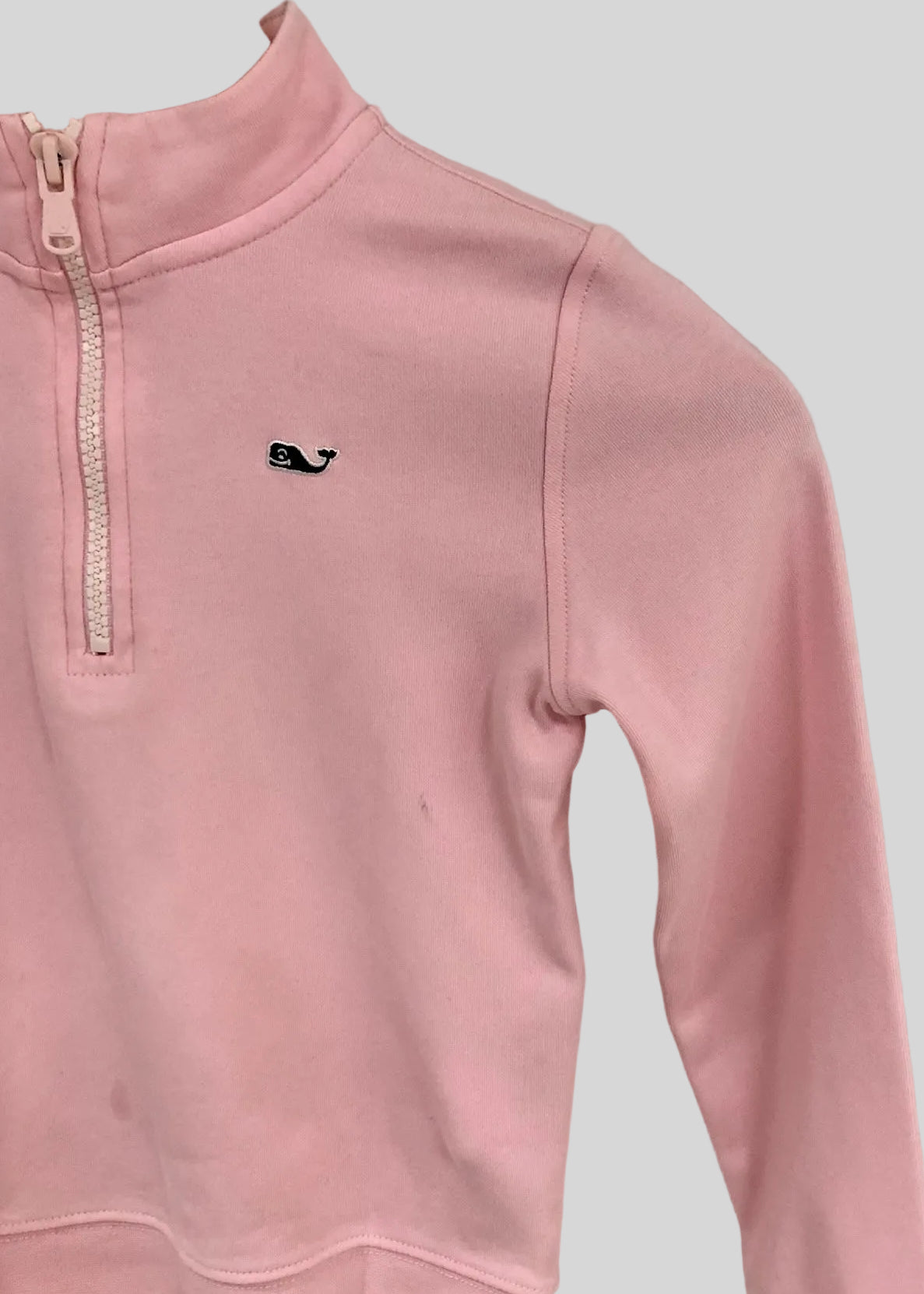 Sueter Jersey de niña Vineyard Vines 🐳 color rosado claro con logo azul navy Talla XS (5-6)