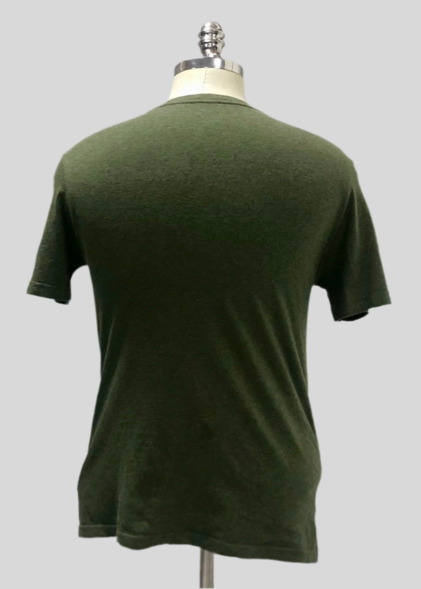 Camiseta cuello V de niño Ralph Lauren 🏇🏼 Color verde olivo Talla L (14-16) Entalle Regular