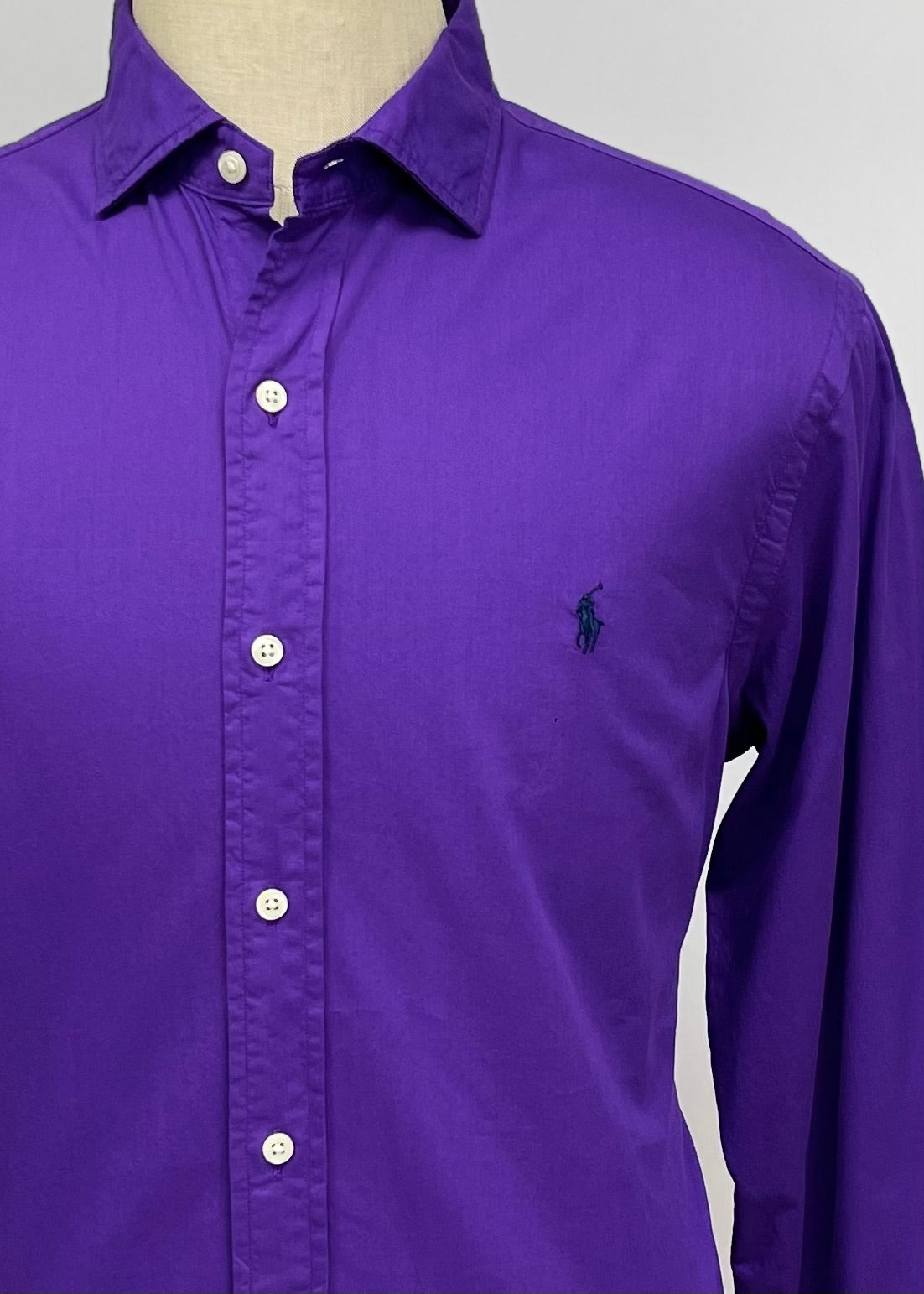 Camisa de botones Polo Ralph Lauren 🏇🏼 en color morado Talla L Entalle Regular