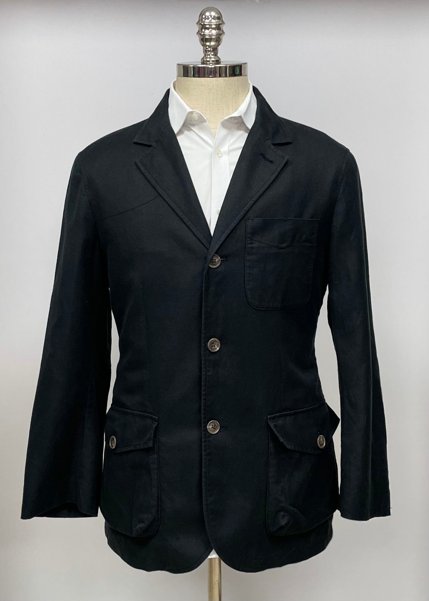 Chaqueta Blazer Armani Exchange 🇮🇹 de Corte Slim Fit en tono negro Talla Large