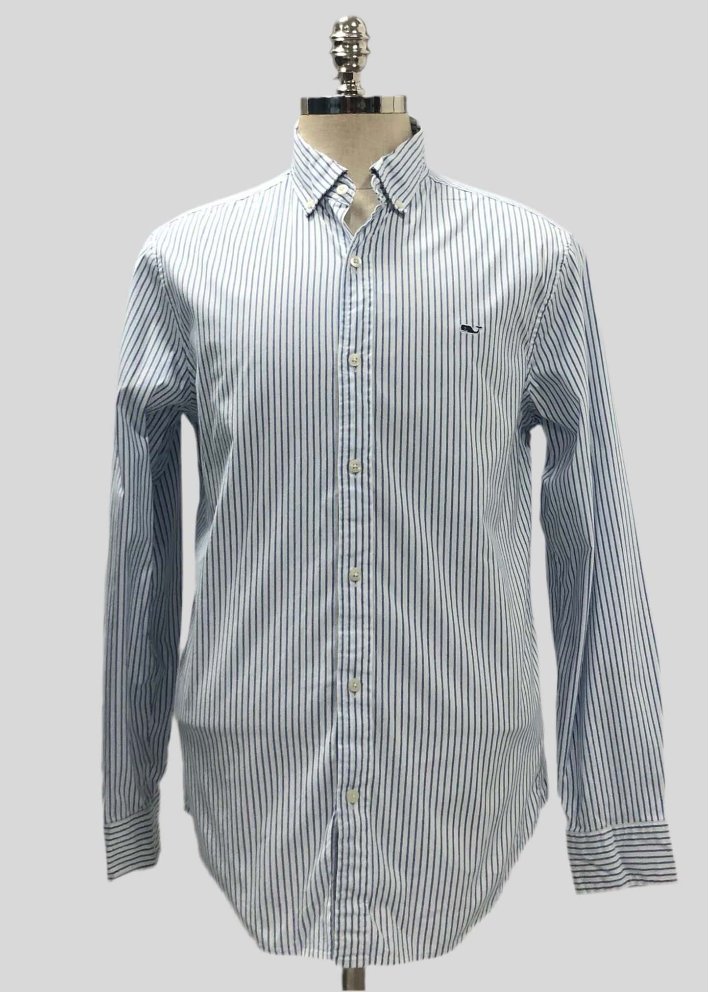 Camisa de botones Vineyard Vines 🐳 con patrón de rayas en color azul y blanco Talla M Entalle Clásico