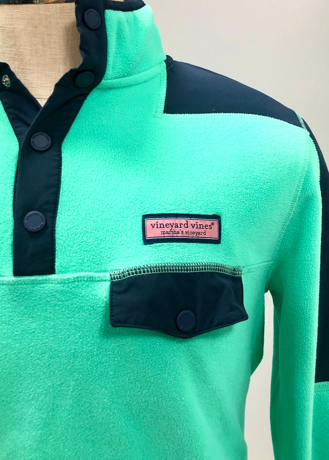 Sueter Pullover Vineyard Vines 🐳 color verde intenso y azul navy Tela algodón Talla M (ver descripción)