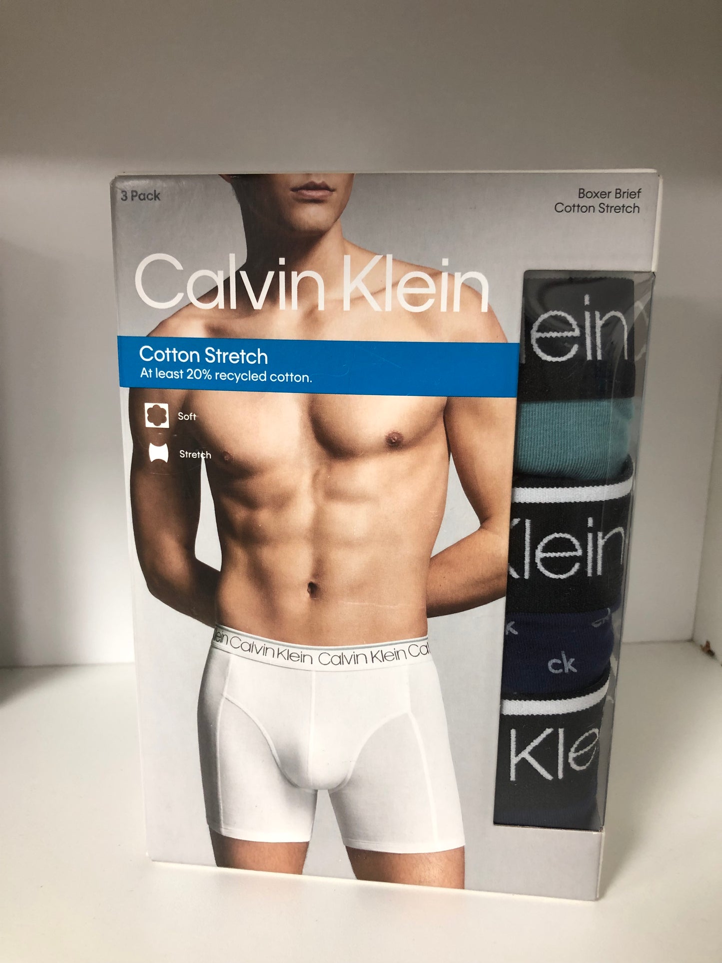 Paquete de 3 Calzoncillos tipo Boxer Calvin Klein Cotton Stretch en color azul, celeste y negro - Tela ligera en Talla L y XL