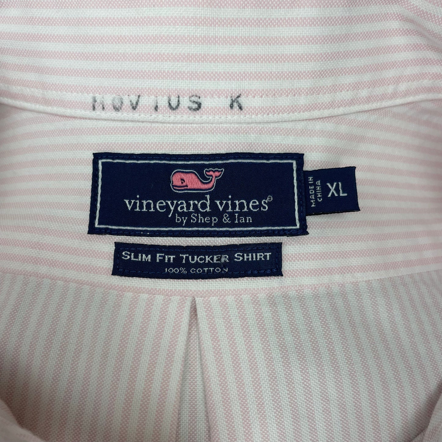 Camisa de botones Vineyard Vines 🐳 con patrón de rayas en color rosado claro y blanco Talla XL Entalle Slim Fit