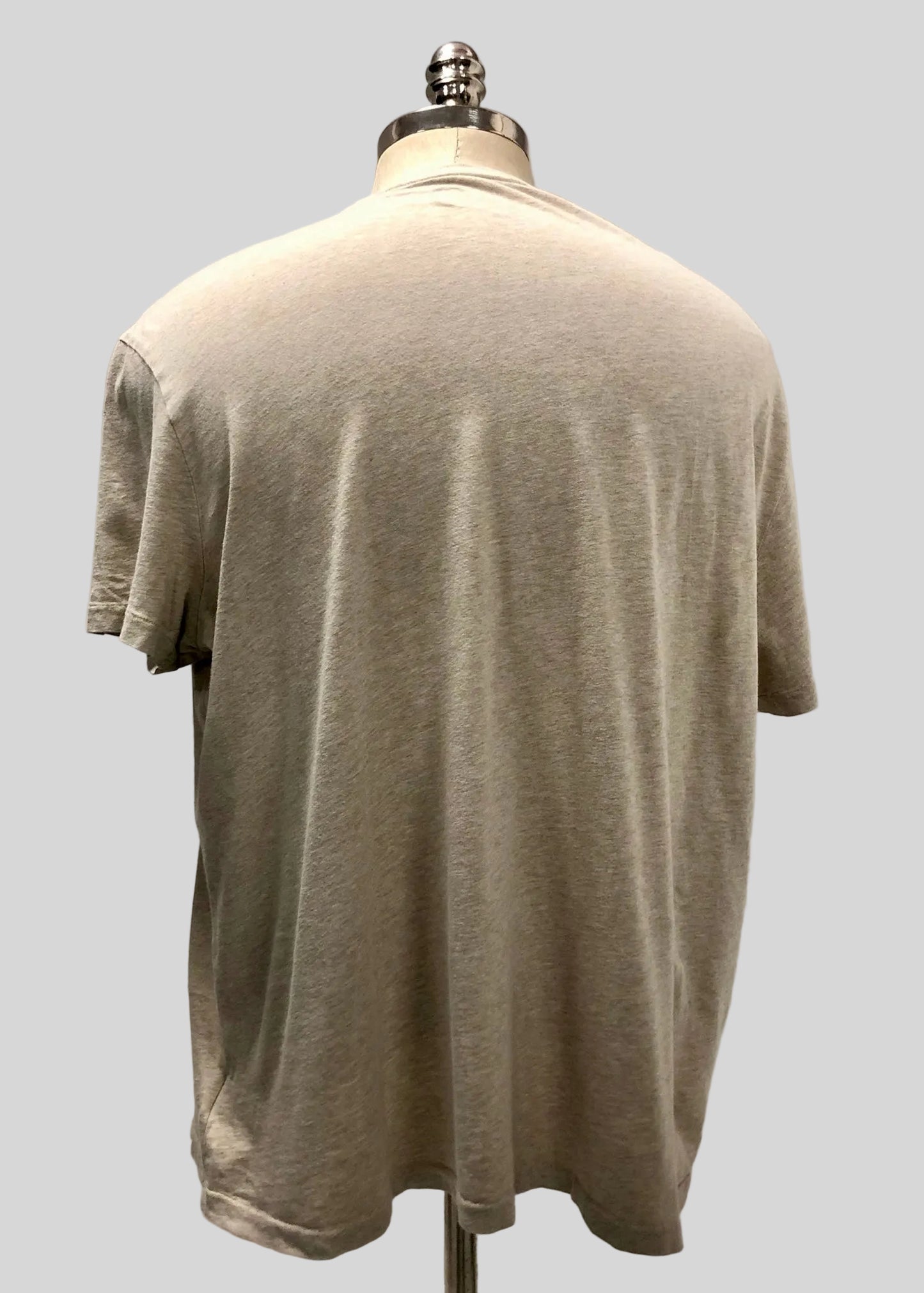 Camiseta cuello redondo Polo Ralph Lauren 🏇🏼 color crema y logo en chocolate Talla XL