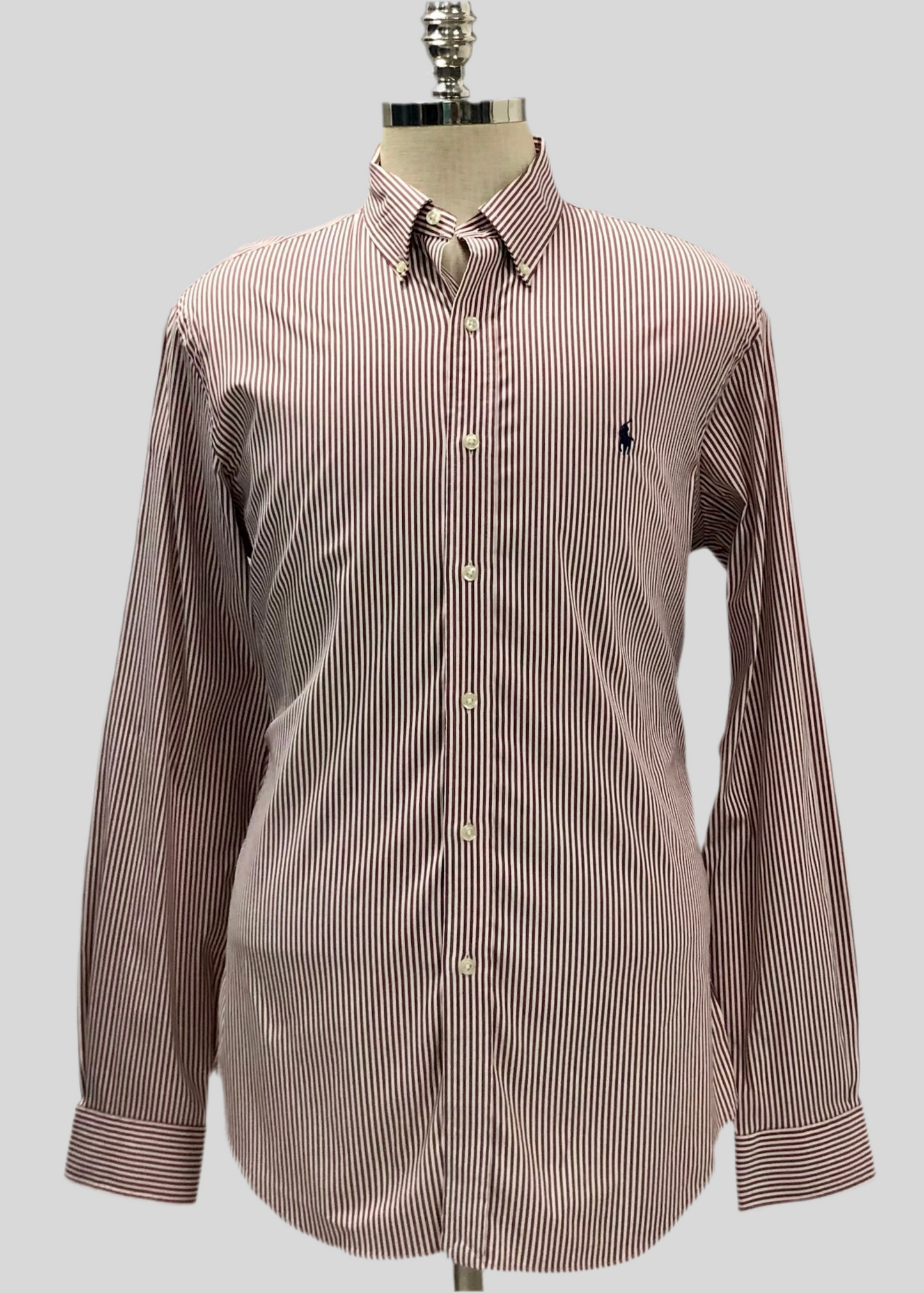 Camisa Polo Ralph Lauren 🏇🏼 Performance color blanco con patrón de rayas en rojo oscuro Talla L Entalle Slim Fit