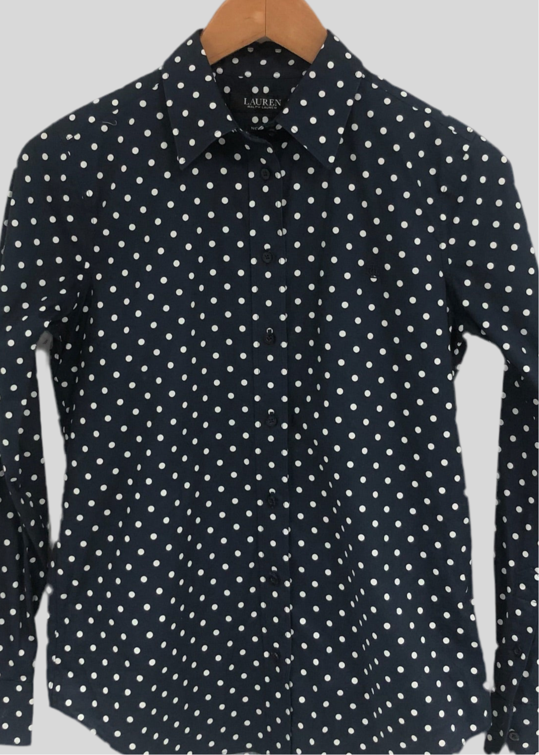 Camisa de mujer Polo Ralph Lauren 🏇🏼 Color negro con puntos en color blanco Talla S Entalle Regular