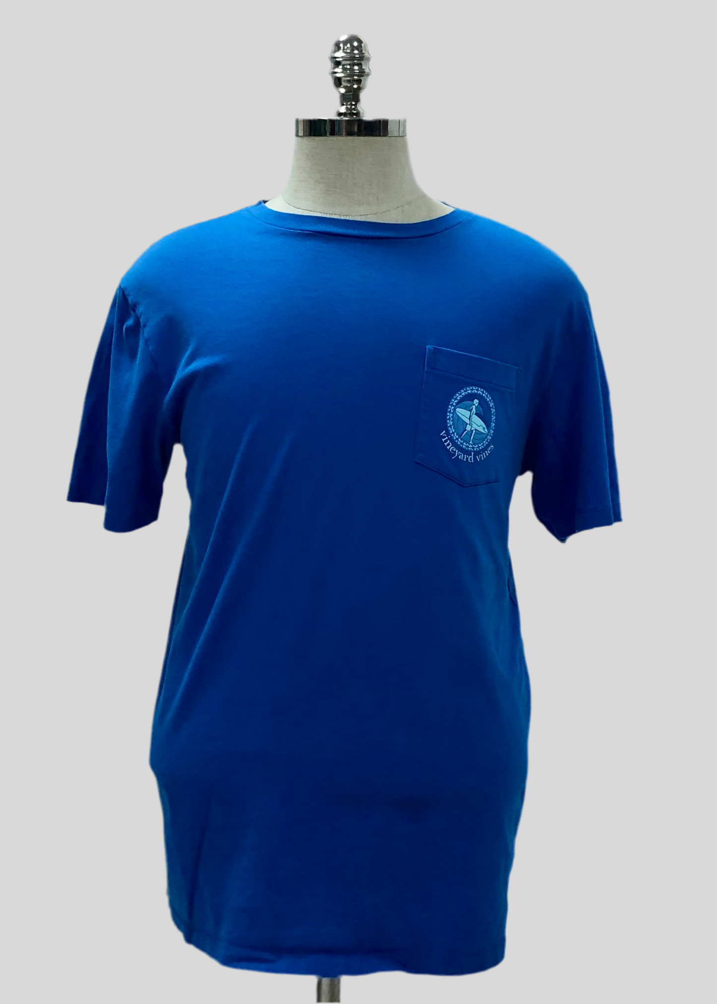 Camiseta de bolsillo Vineyard Vines 🐳 color azul con Diseño de Surf en celeste Talla M