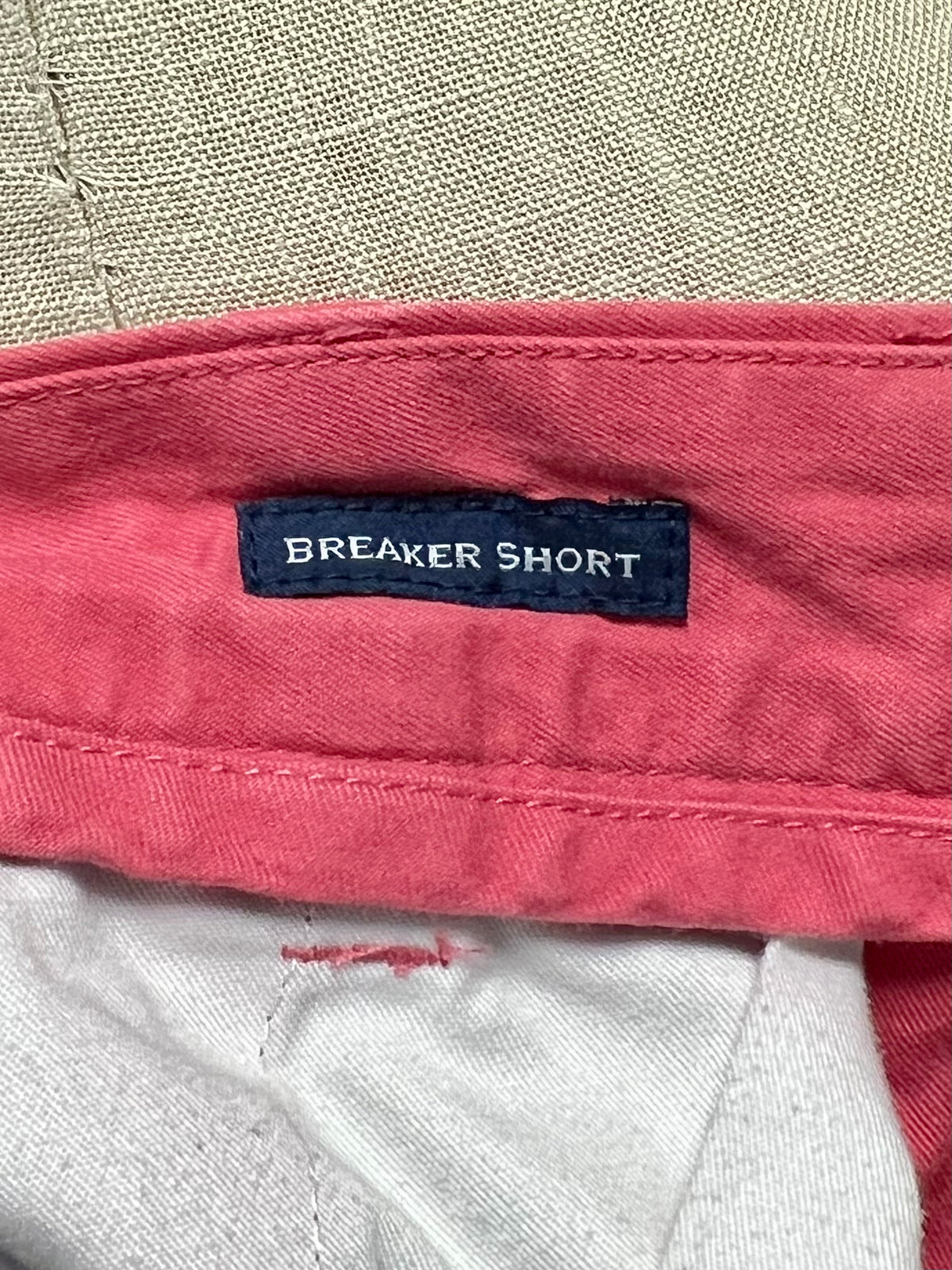 Short Casual Vineyard Vines 🐳 color Rosado magenta talla 32