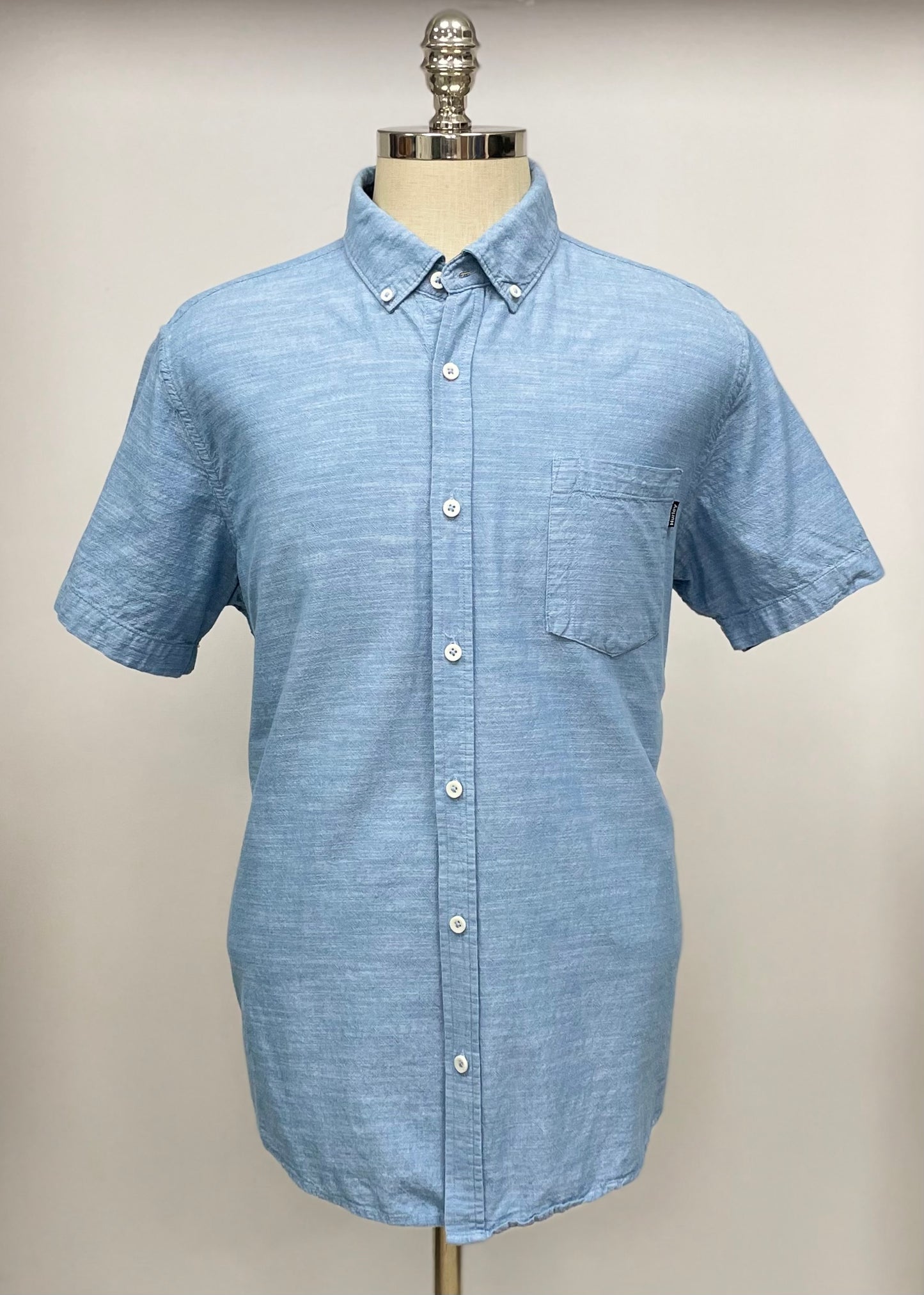 Camisa de botones Hurley 🏄🏽‍♂️ color azul grisáceo con Talla XL Entalle Regular