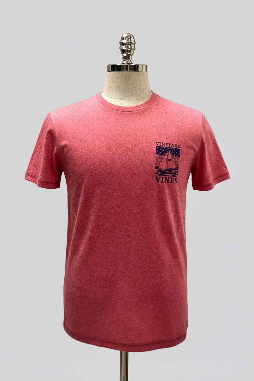 Camiseta cuello redondo Vineyard Vines 🐳 color rosado magenta con diseño de velero Talla M