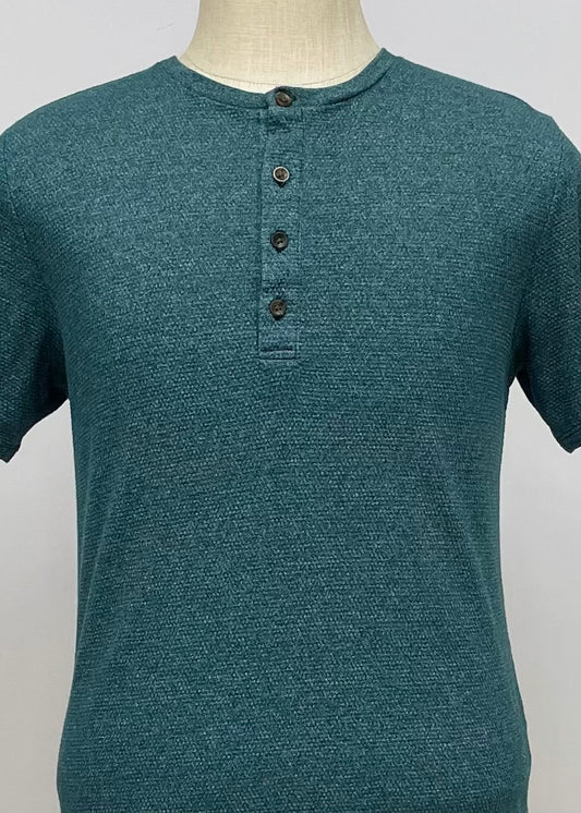 Camiseta Henley con botones marca On the byas 🇺🇸 color verde oscuro Talla M