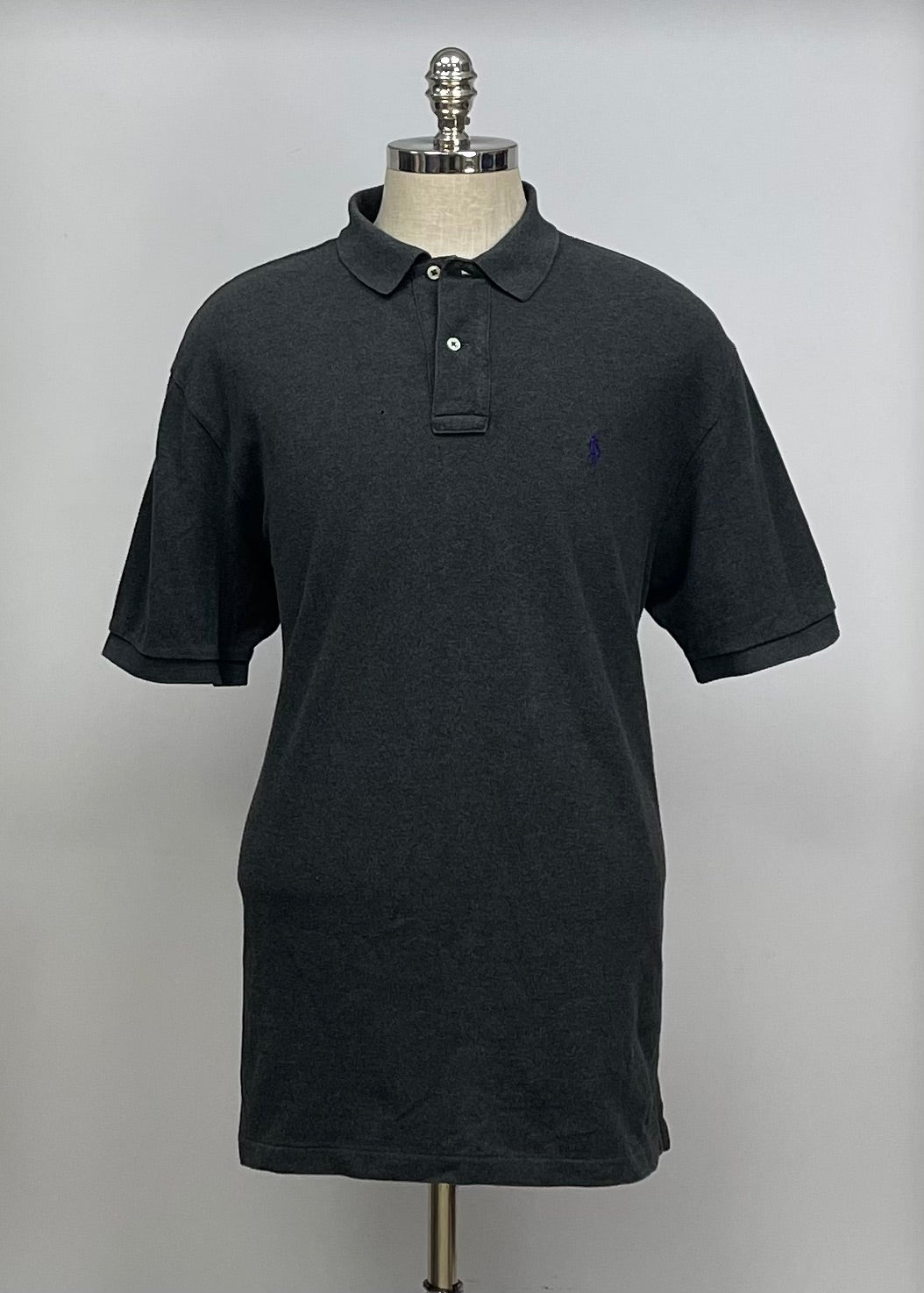 Camiseta Polo Ralph Lauren 🏇🏼 color gris oscuro Talla XL Entalle Regular