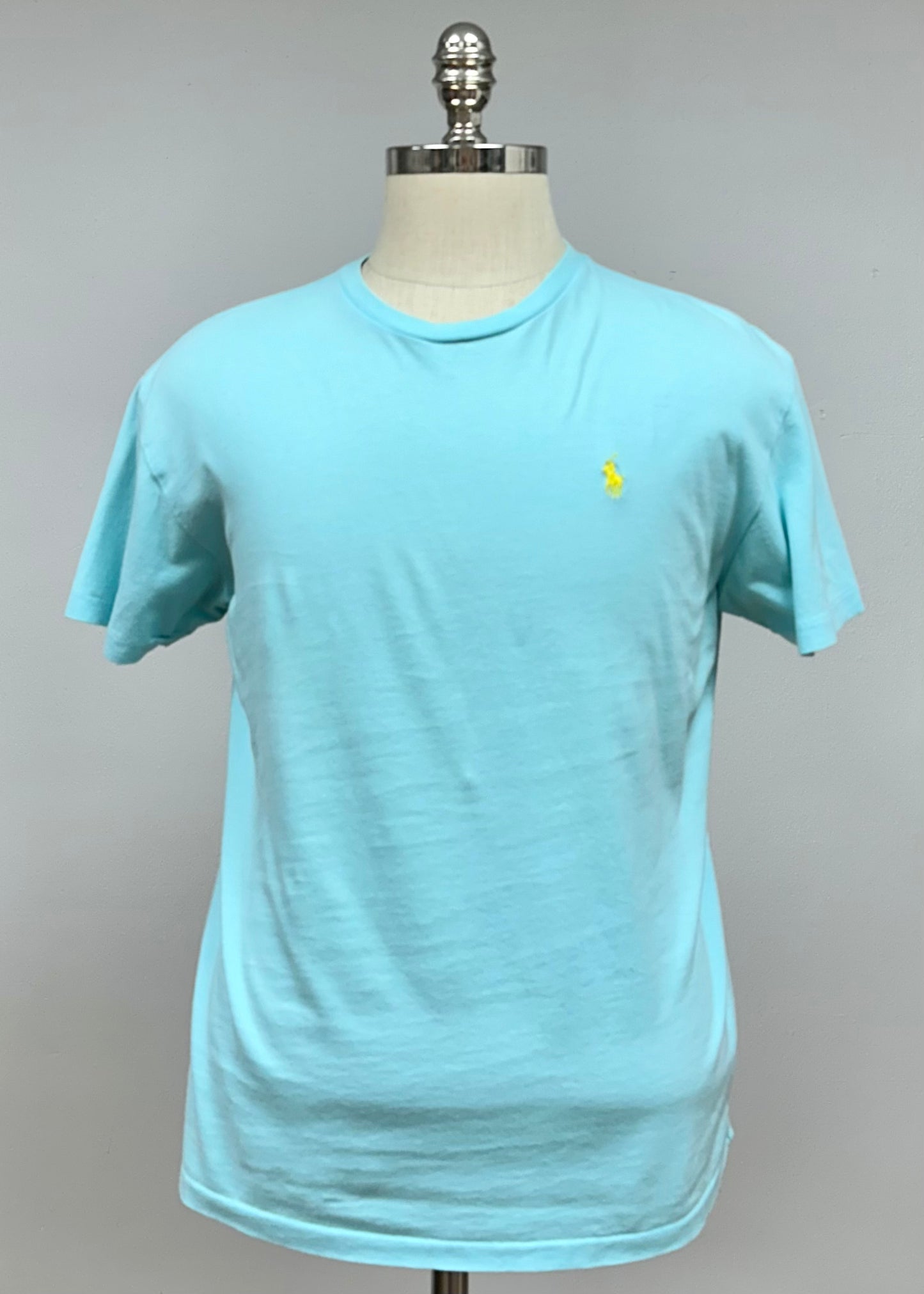 Camiseta cuello redondo Polo Ralph Lauren 🏇🏼 color celeste Talla M Entalle Regular