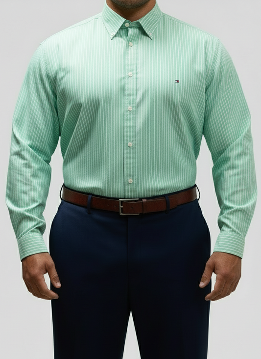 Camisa de botones Tommy Hilfiger 🇺🇸 color verde claro con patrón de rayas en color blanco Talla XXL Entalle Regular
