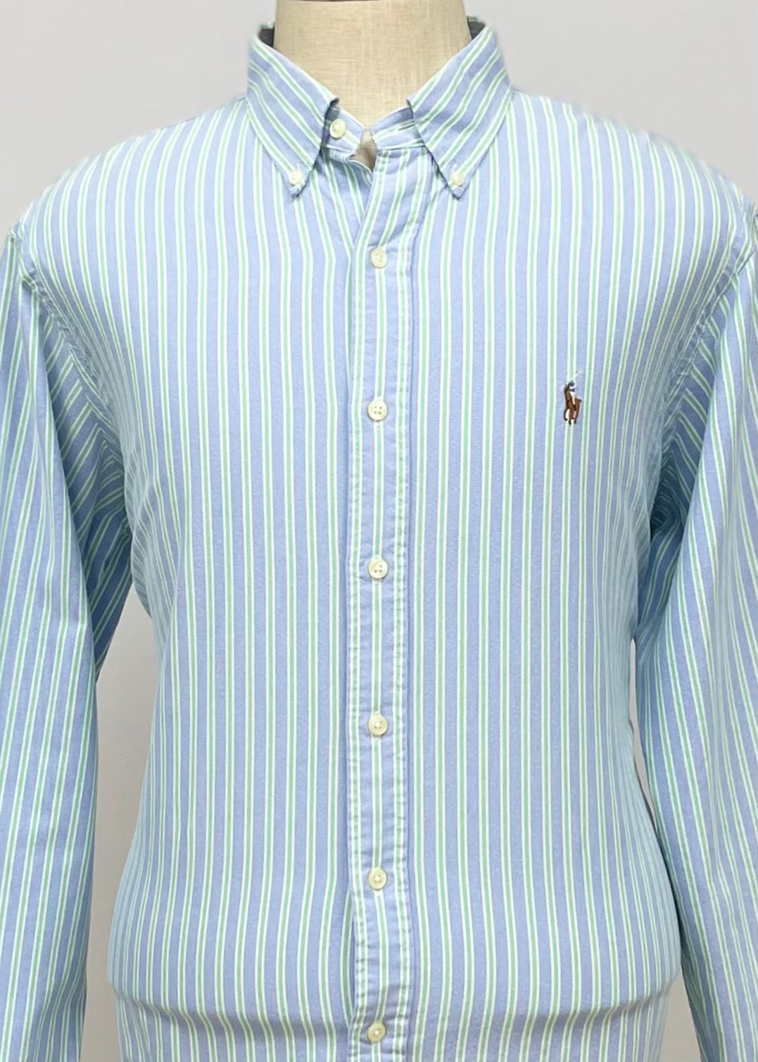 Camisa Polo Ralph Lauren 🏇🏼 Oxford color celeste con rayas en color verde y blanco Talla XL Entalle Regular