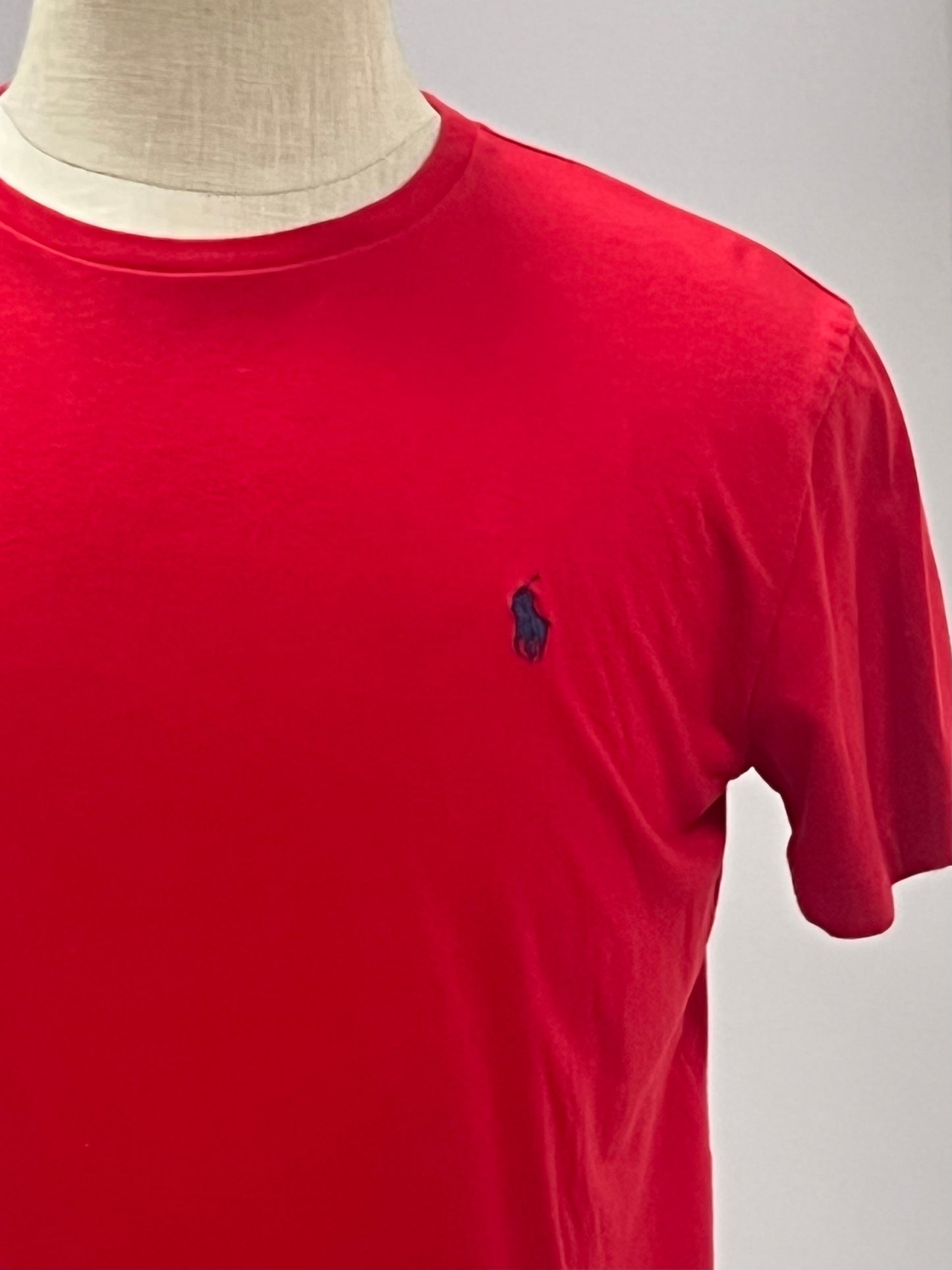 Camiseta cuello redondo Polo Ralph Lauren 🏇🏼 color rojo Talla M Entalle Regular