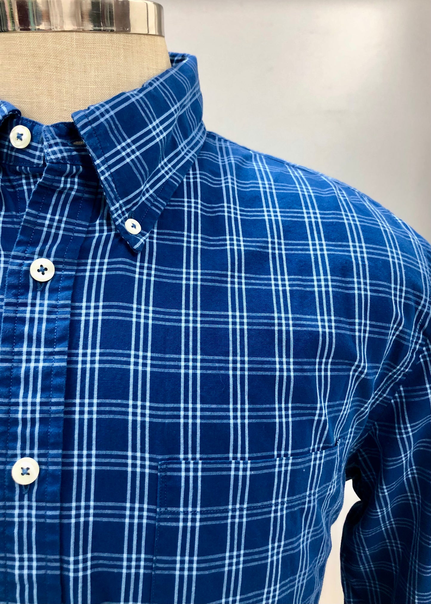 Camisa Brooks Brothers 🐑 color azul con cuadros en blanco Talla L Entalle Regular