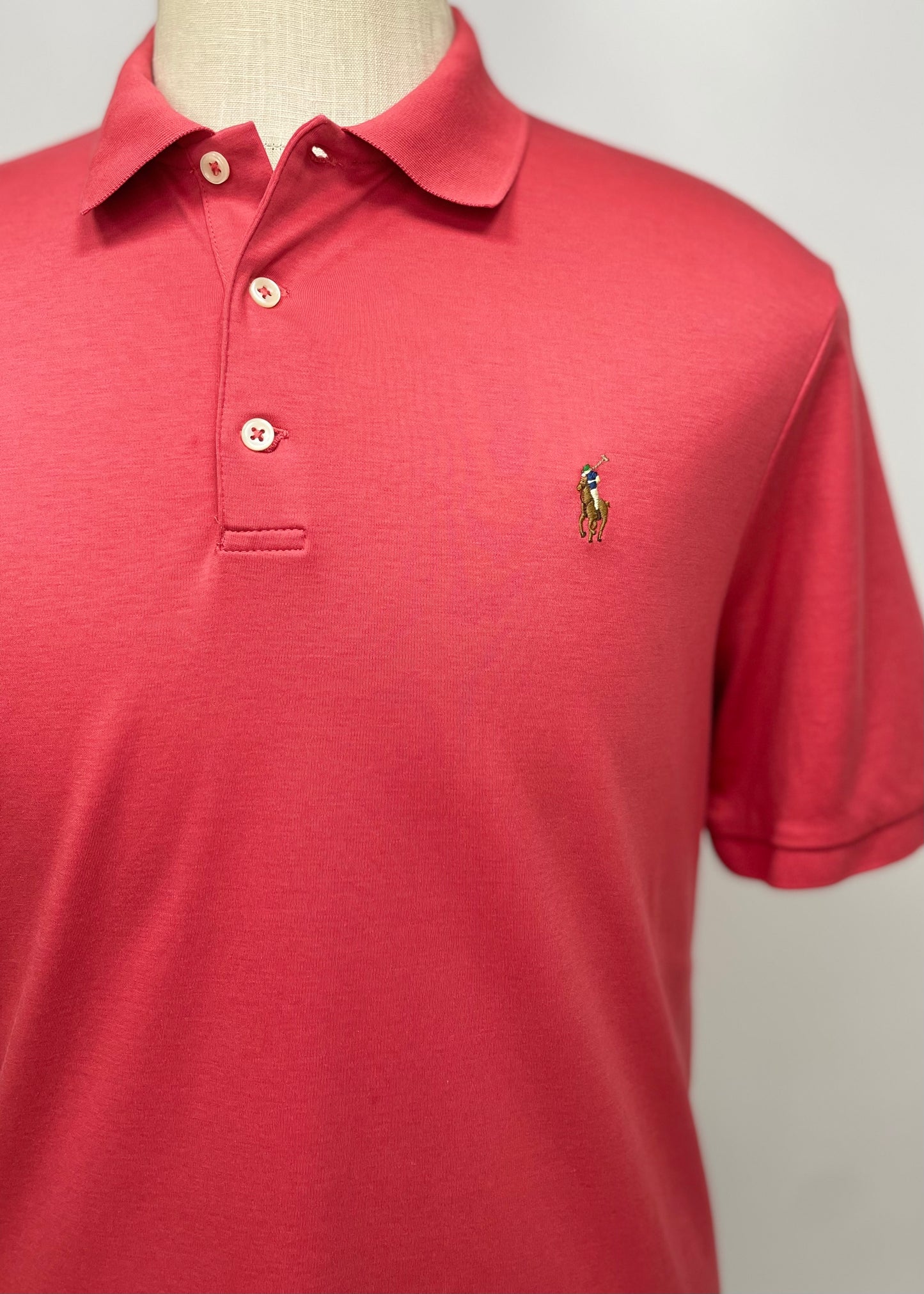 Camiseta Polo Ralph Lauren 🏇🏼 color rosado magenta Talla L Entalle Clásico