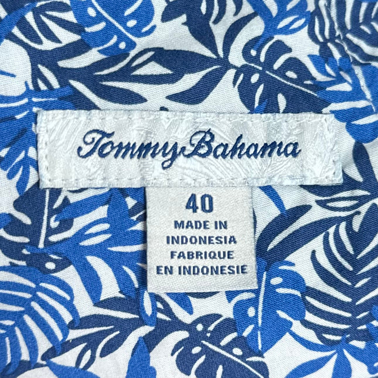 Short Cargo Tommy Bahama 🐬 color azul talla 40