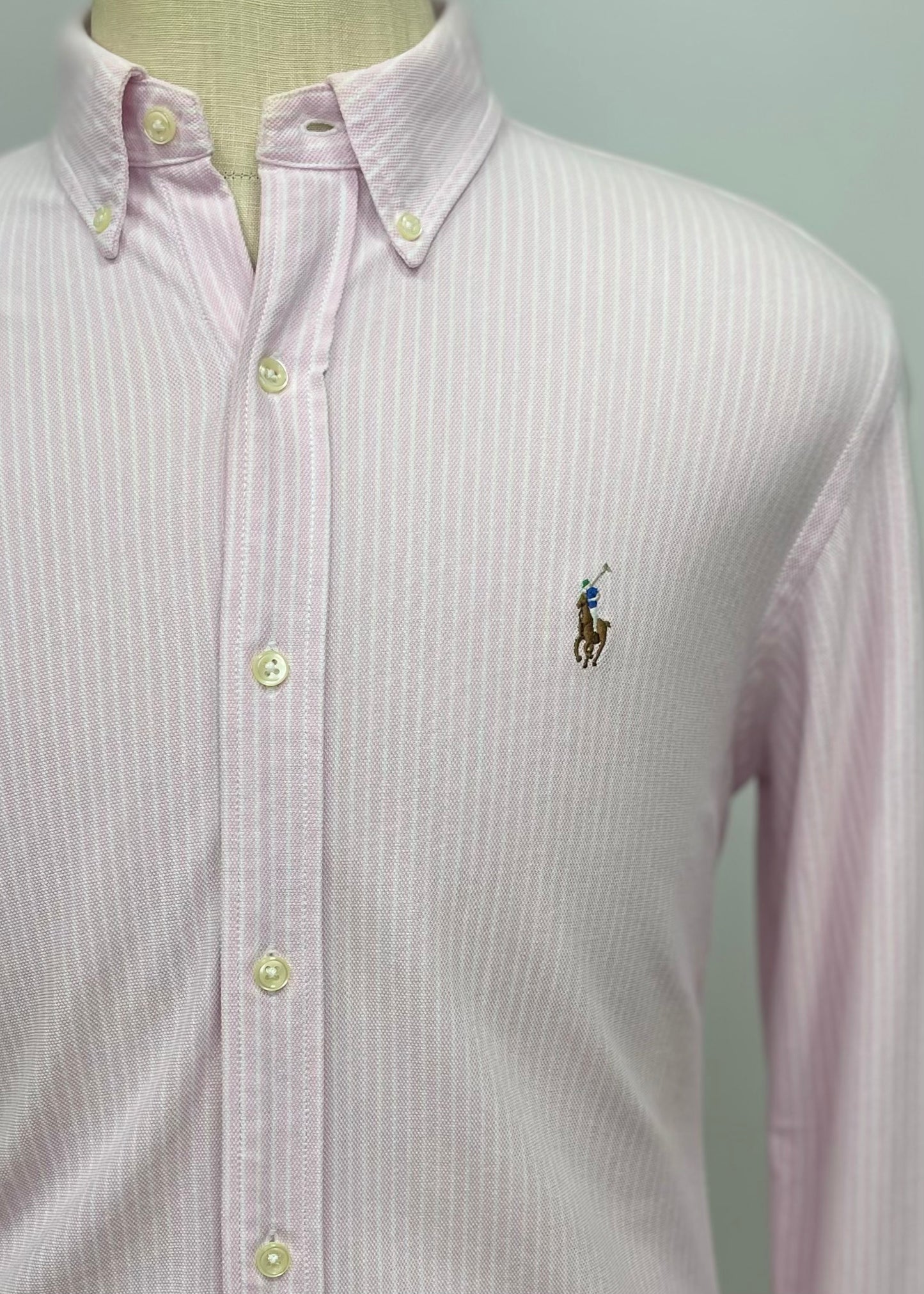 Camisa Polo Ralph Lauren 🏇🏼 Tela camiseta (Knit Oxford) con patrón de rayas en color rosado y blanco Talla L Entalle Slim Fit