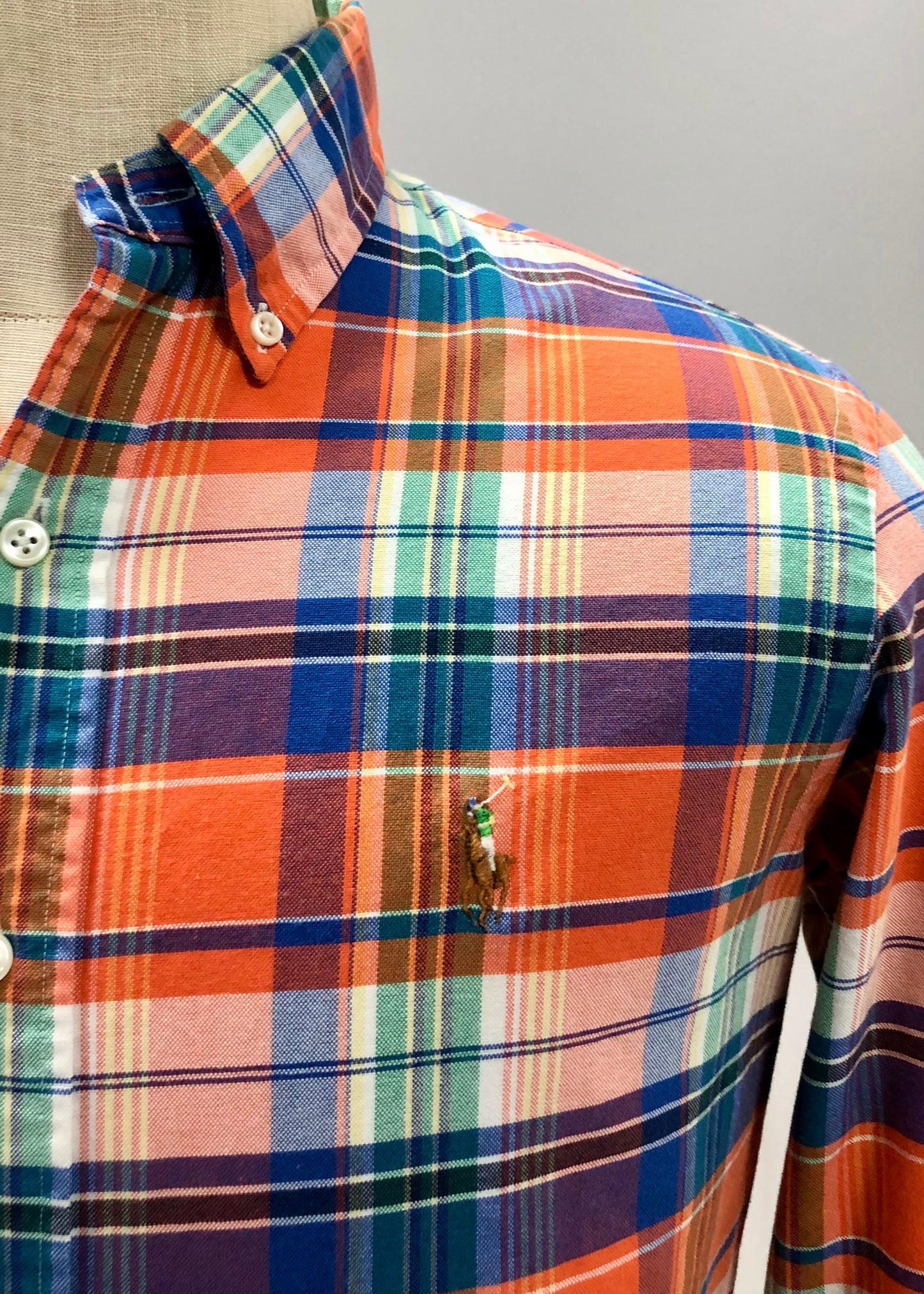 Camisa Polo Ralph Lauren 🏇🏼 Oxford con patrón de cuadros naranja, azul y blanco Talla S Entalle Regular