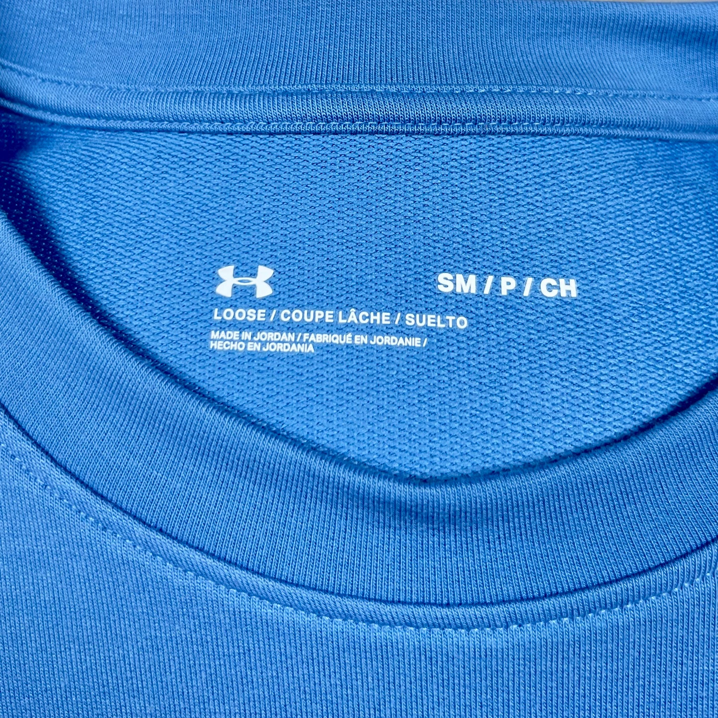 Camiseta cuello redondo Under Armour 🏋🏽 color azul con diseño degradado manga larga Talla S