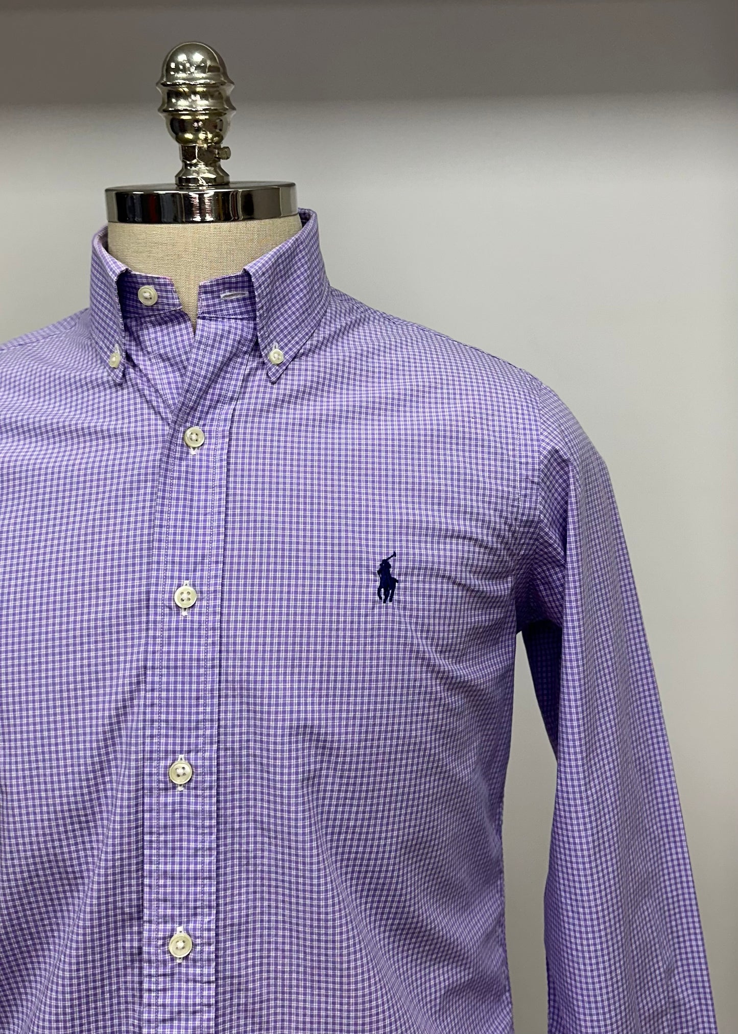 Camisa Polo Ralph Lauren 🏇🏼 con patron de cuadros dinos morado y blanco Talla S Entalle Regular (ver descripción)