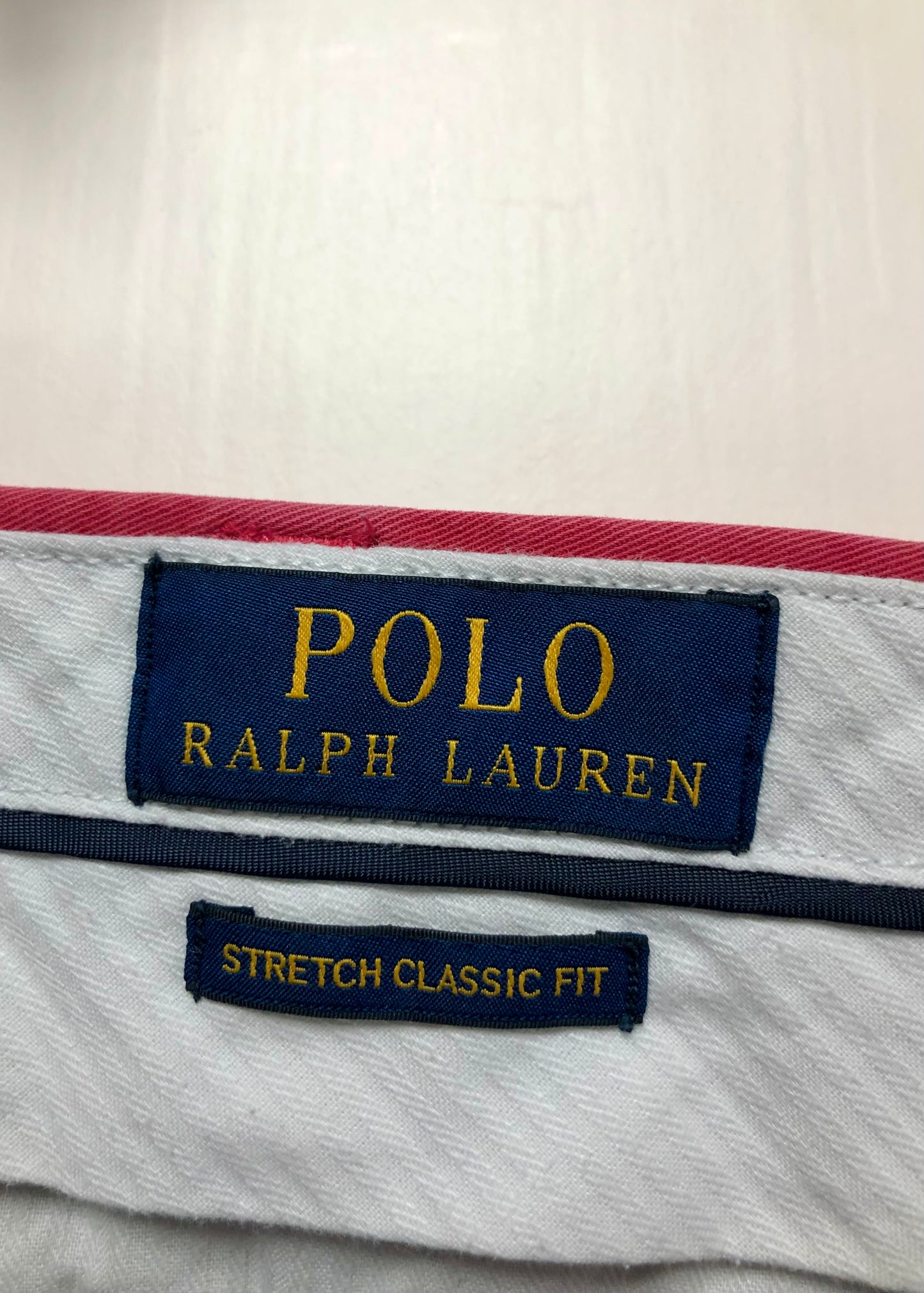 Short Casual Polo Ralph Lauren Color rosado magenta con diseño de logis Talla 38 (XL)