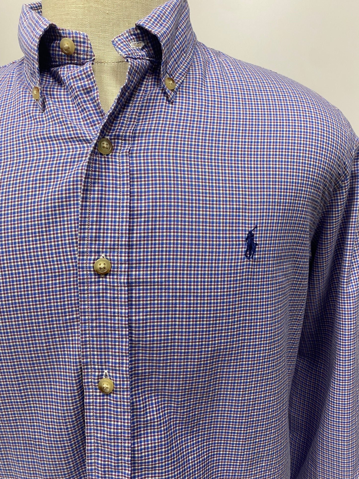 Camisa Polo Ralph Lauren 🏇🏼 con patrón de cuadros en color rojo oscuro, azul y blanco Talla L Entalle Regular