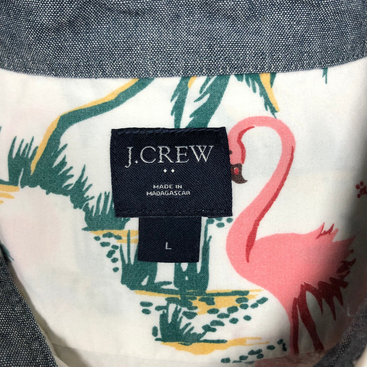 Camisa de botones J.Crew color blanco con diseño de palmeras 🏝 y Flamingo Talla L Entalle Regular