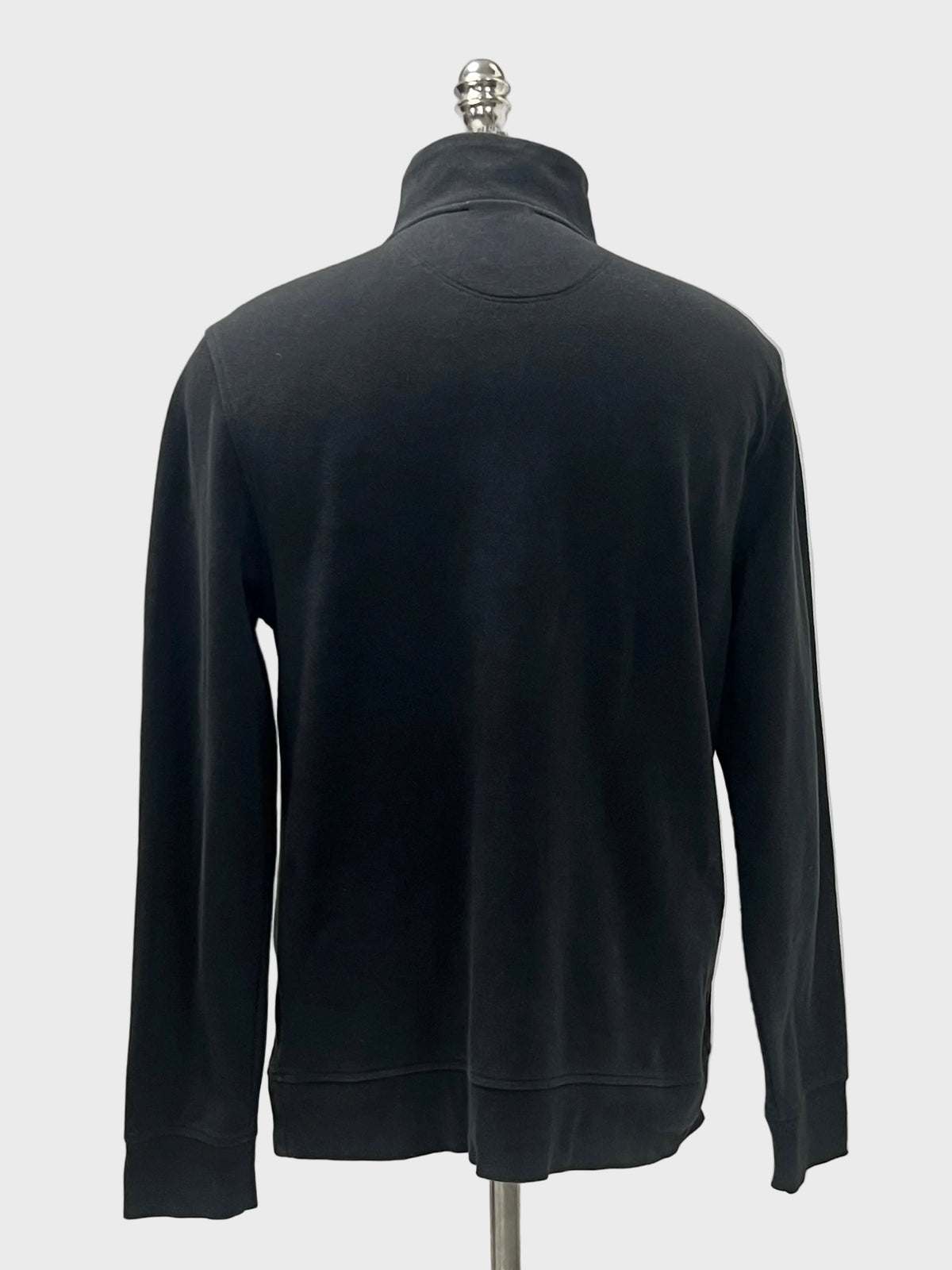 Sueter Jersey Brooks Brothers 🐑 color negro con logo negro Talla L (ver descripción)