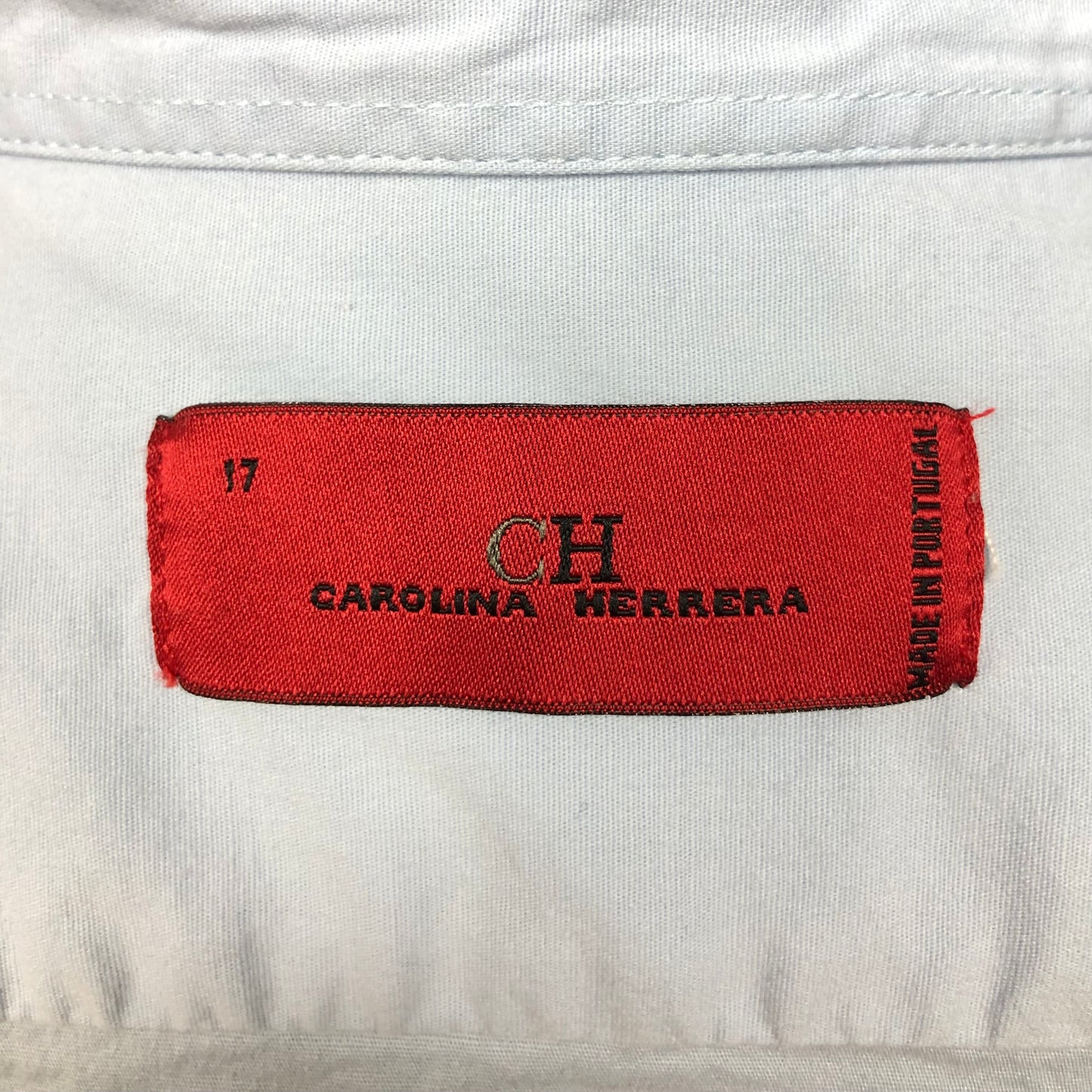 Camisa de botones Carolina Herrera color celeste Talla M Entalle Regular (ver descripción)