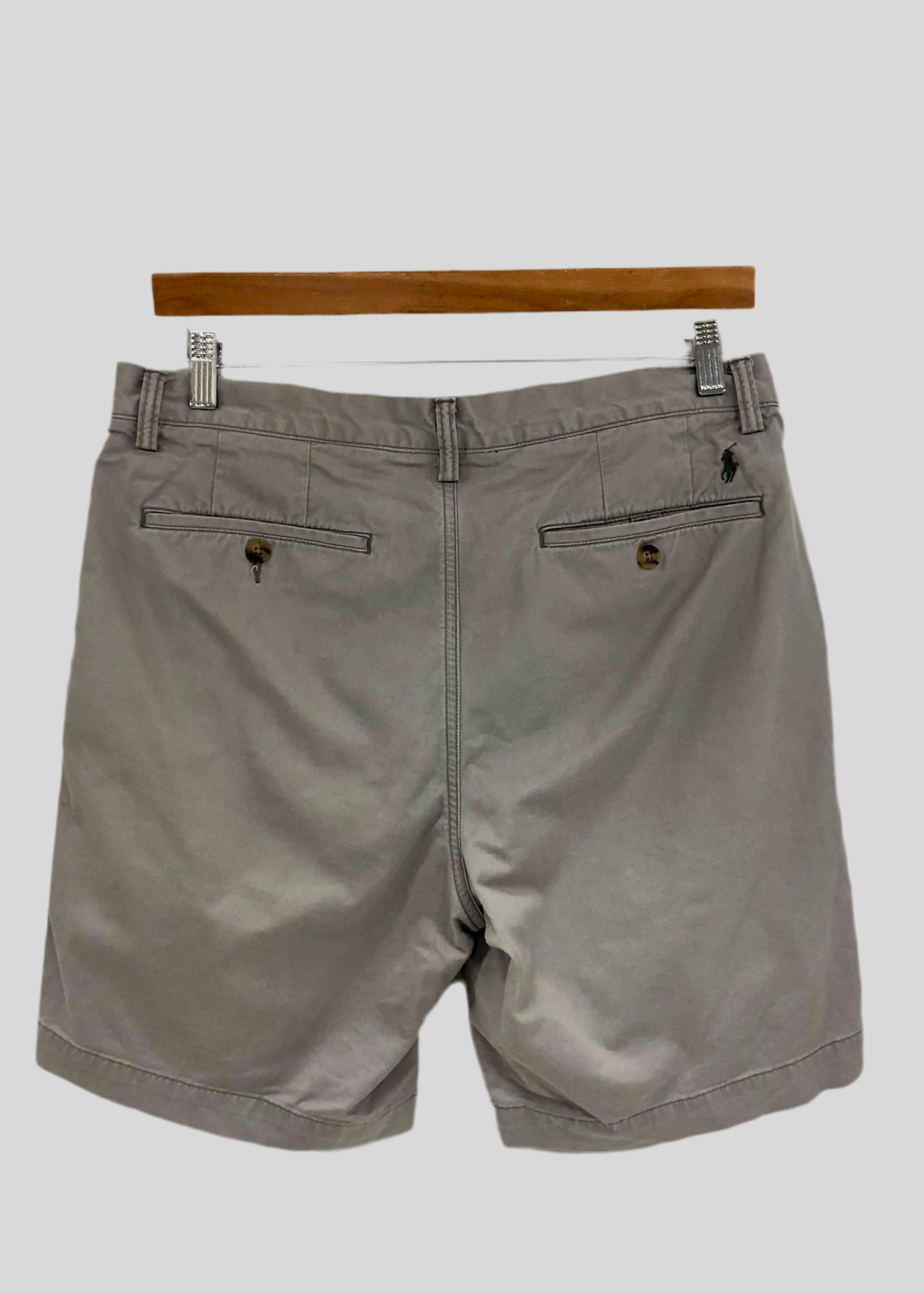 Short Casual Polo Ralph Lauren🏇 color gris claro talla 32