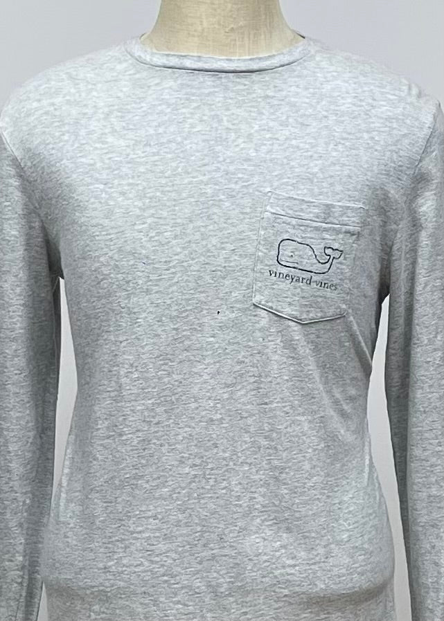 Camiseta cuello redondo Vineyard Vines 🐳 color gris claro con Diseño de ballena en bolsillo Talla Medium