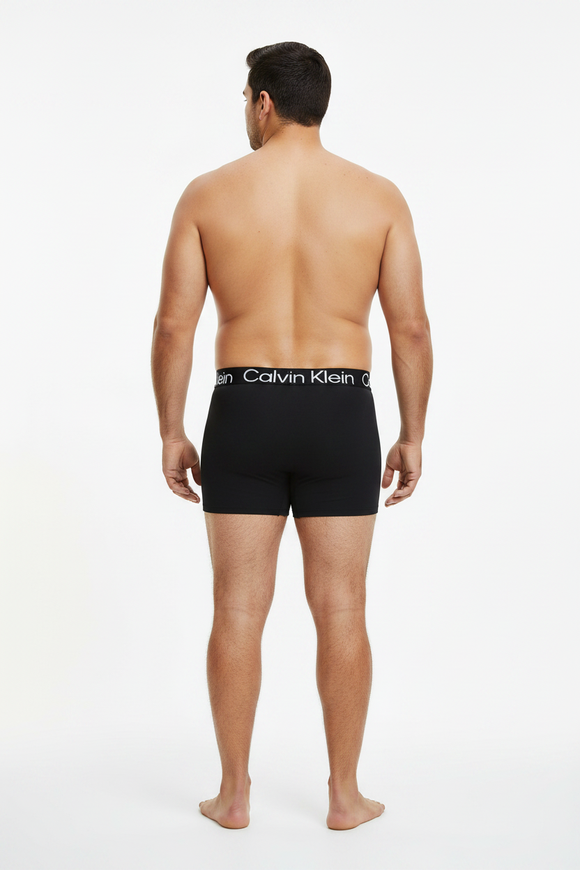 Calvin Klein Negro - Modelo corpulento trasera
